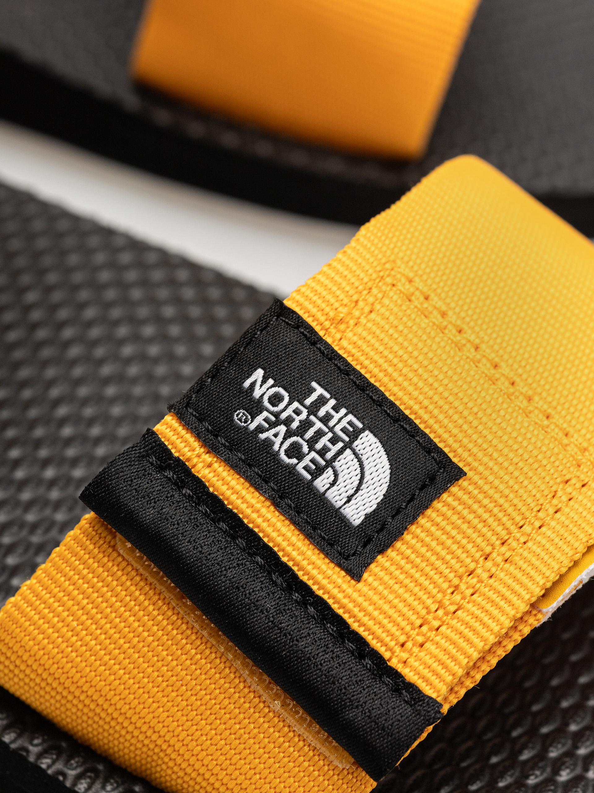 Sandaly The North Face Skeena II (summit gold/tnf black)