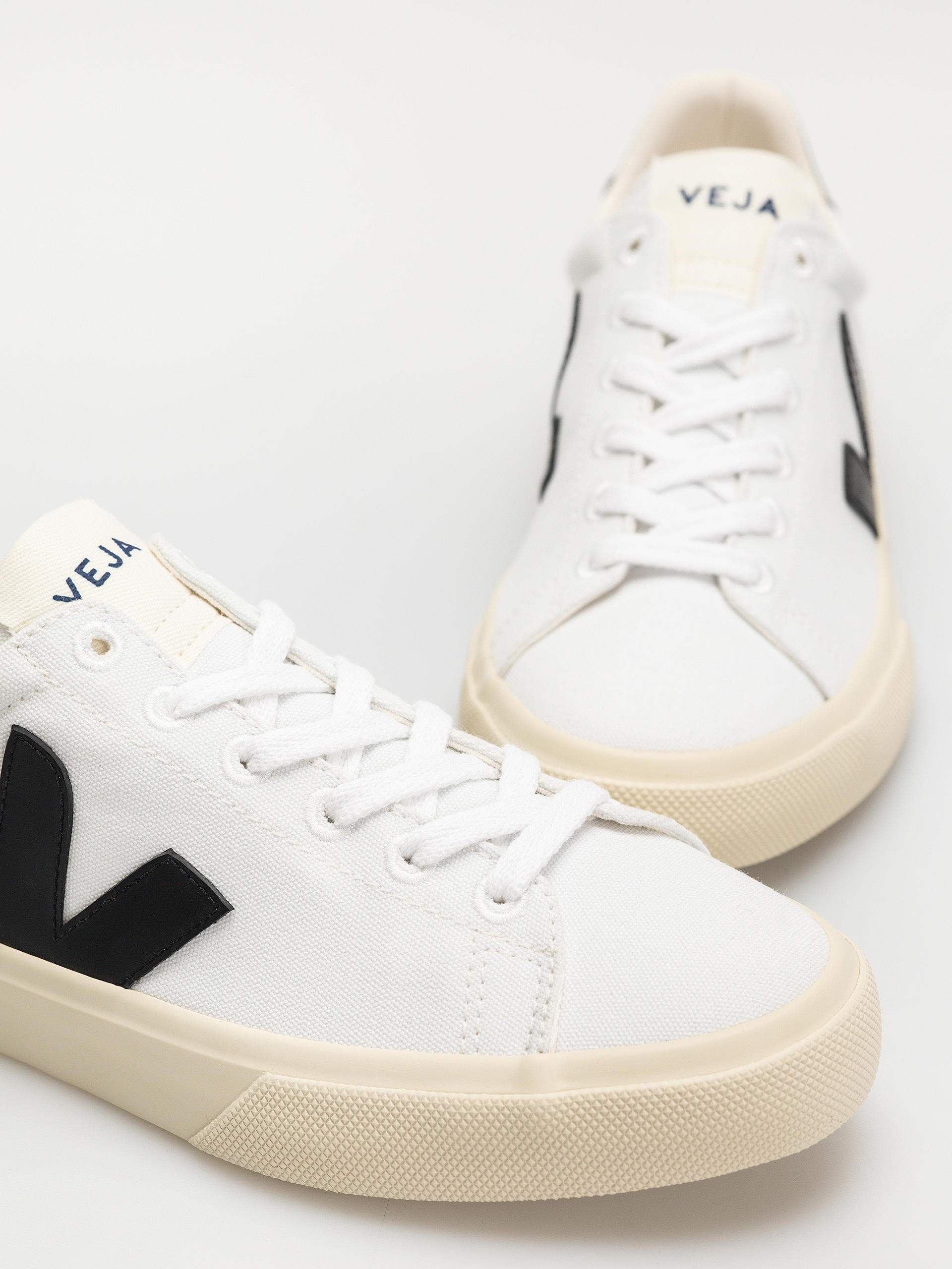 Boty Veja Campo Canvas Wmn (white black)