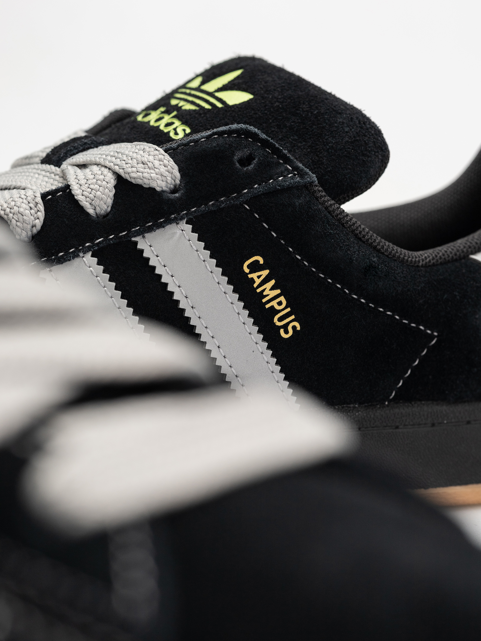 Boty adidas Campus Adv (cblack/gretwo/goldmt)