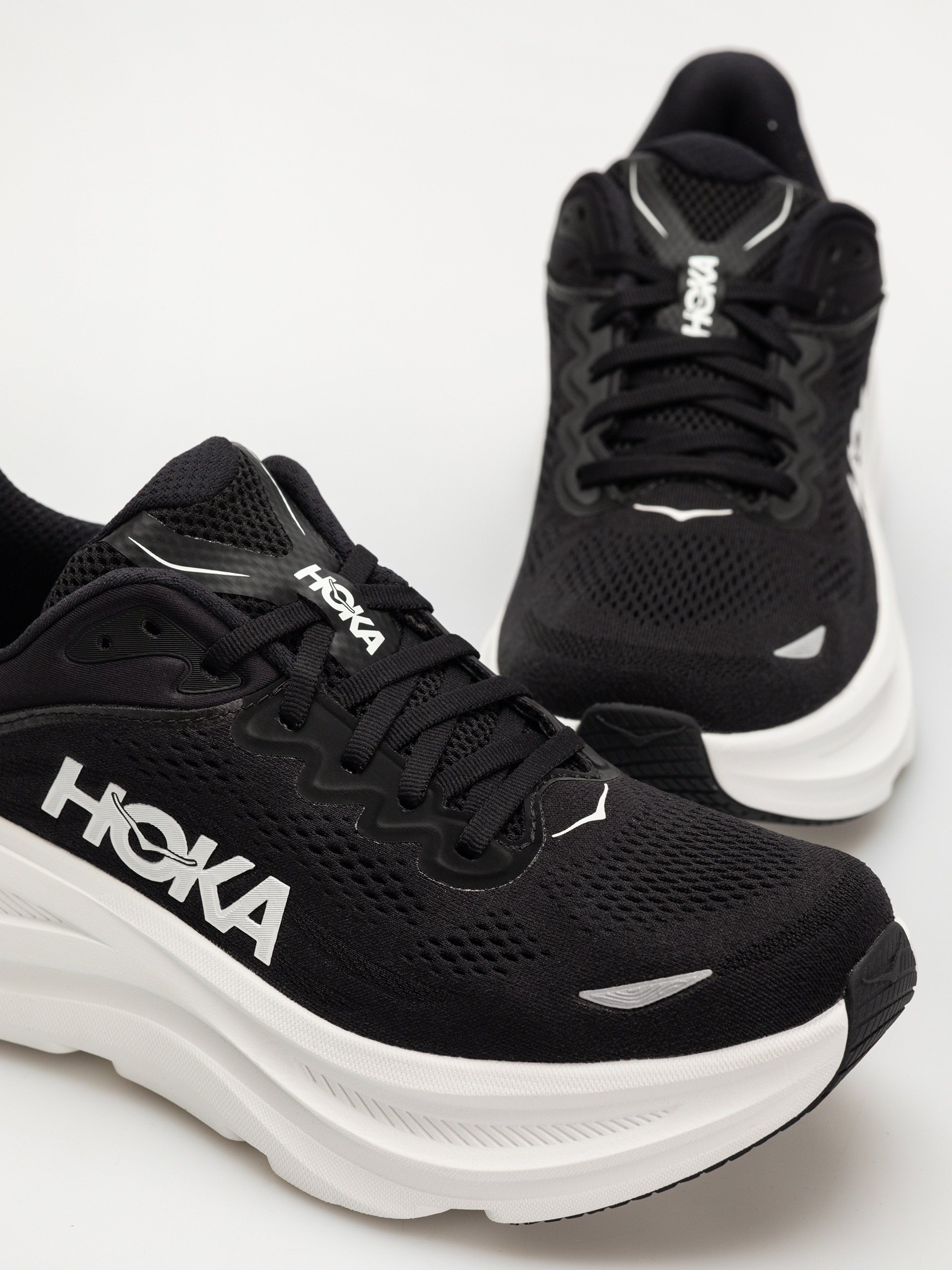 Boty Hoka Bondi 9 (black/white)
