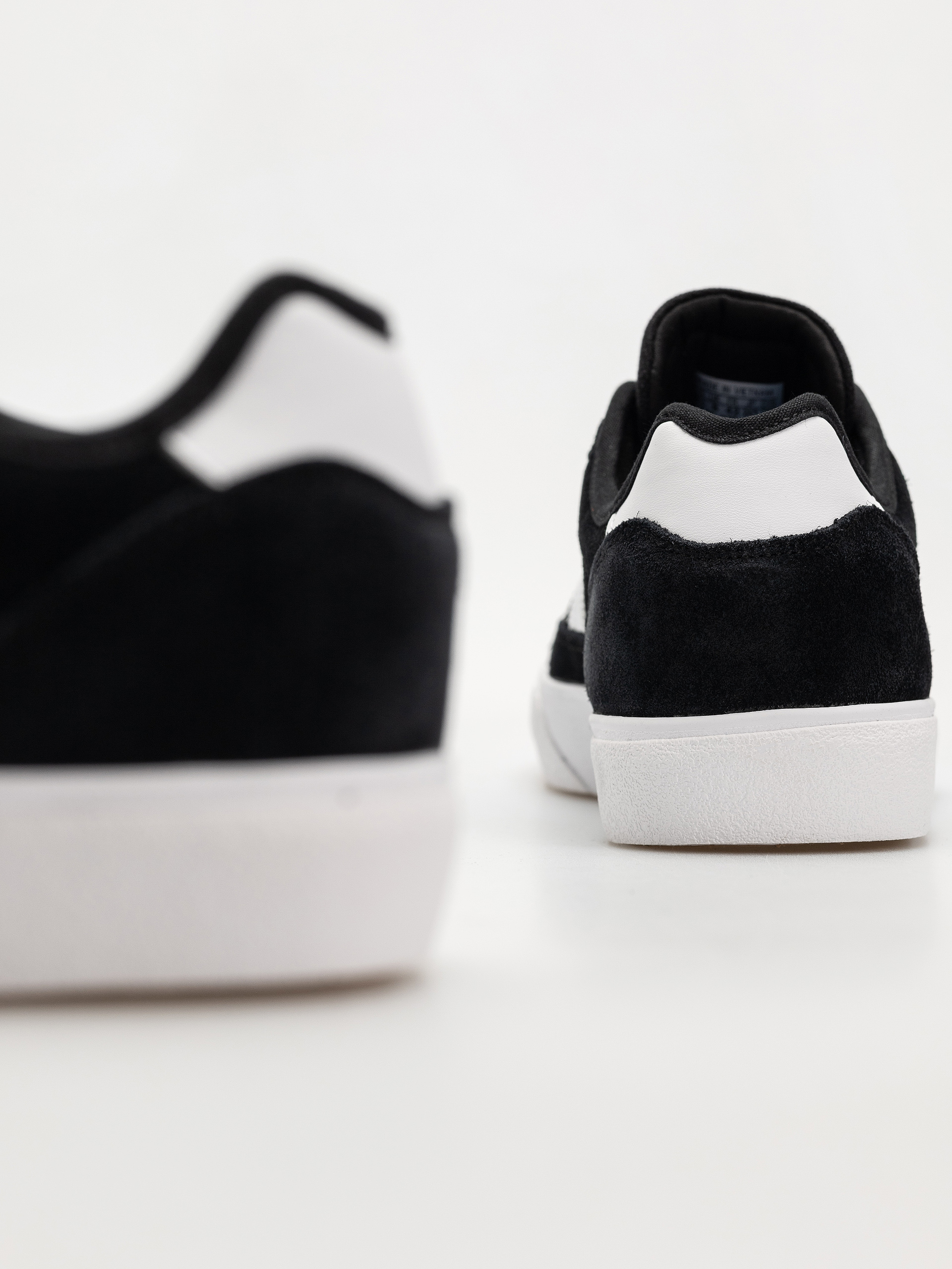 Boty adidas Court Tns Premiere (cblack/ftwwht/ftwwht)