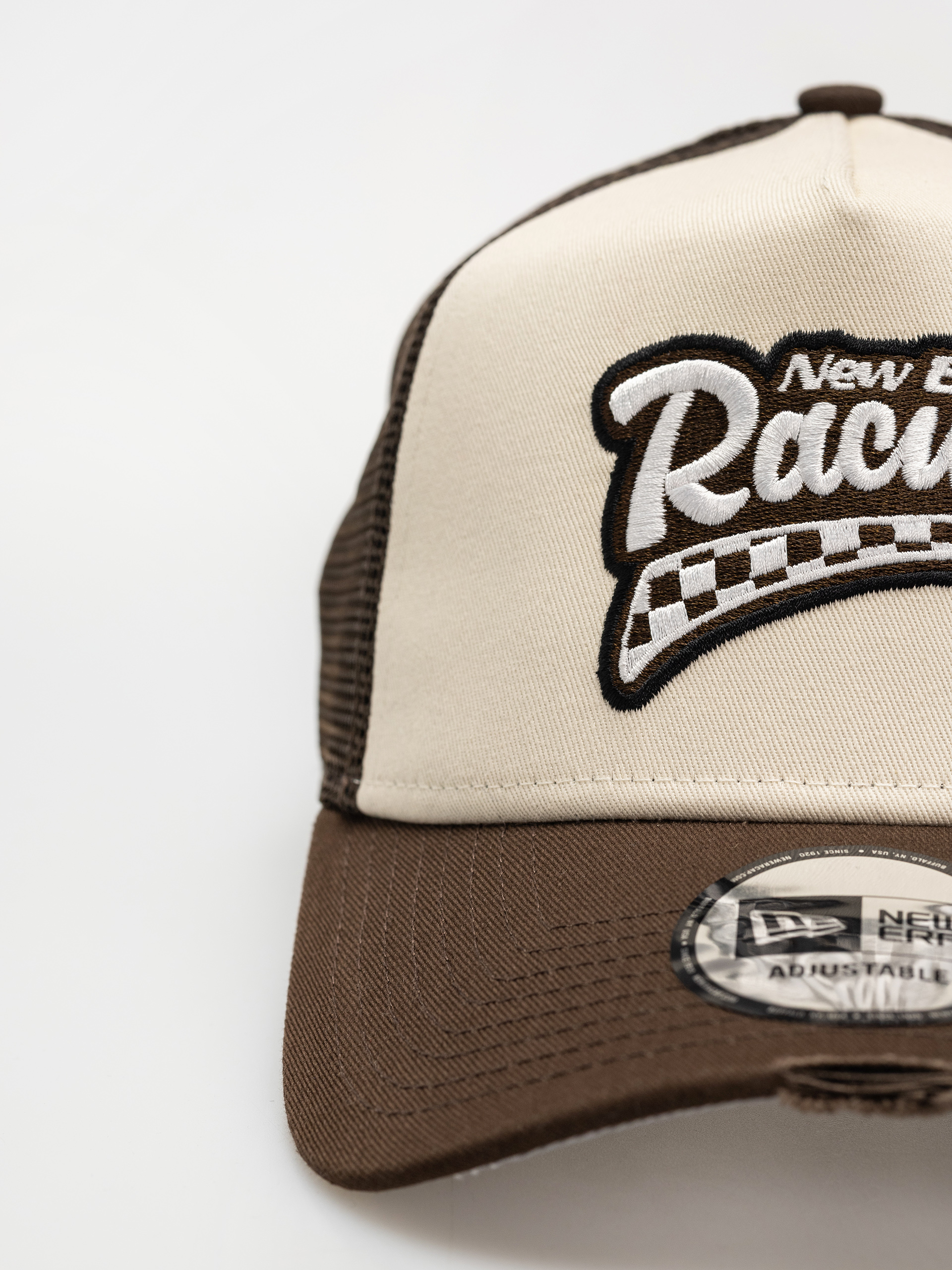 Kšiltovka  New Era Motorsport Trucker (light beige)