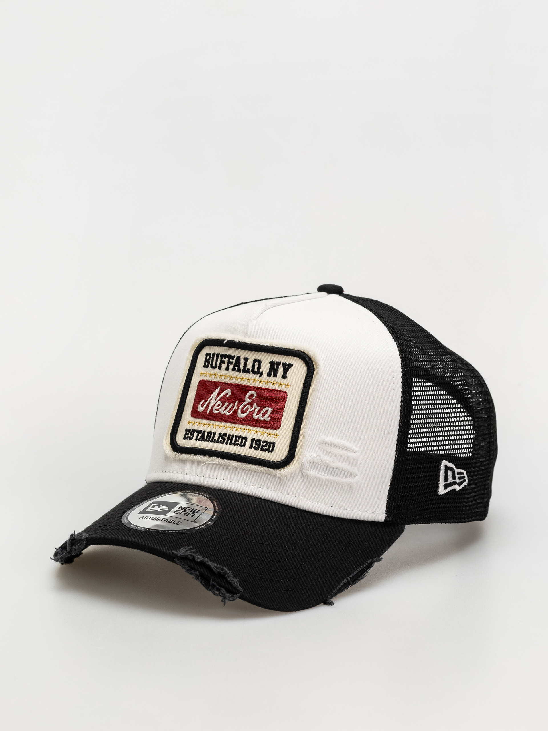 Kšiltovka  New Era Patch Distress Trucker (white)