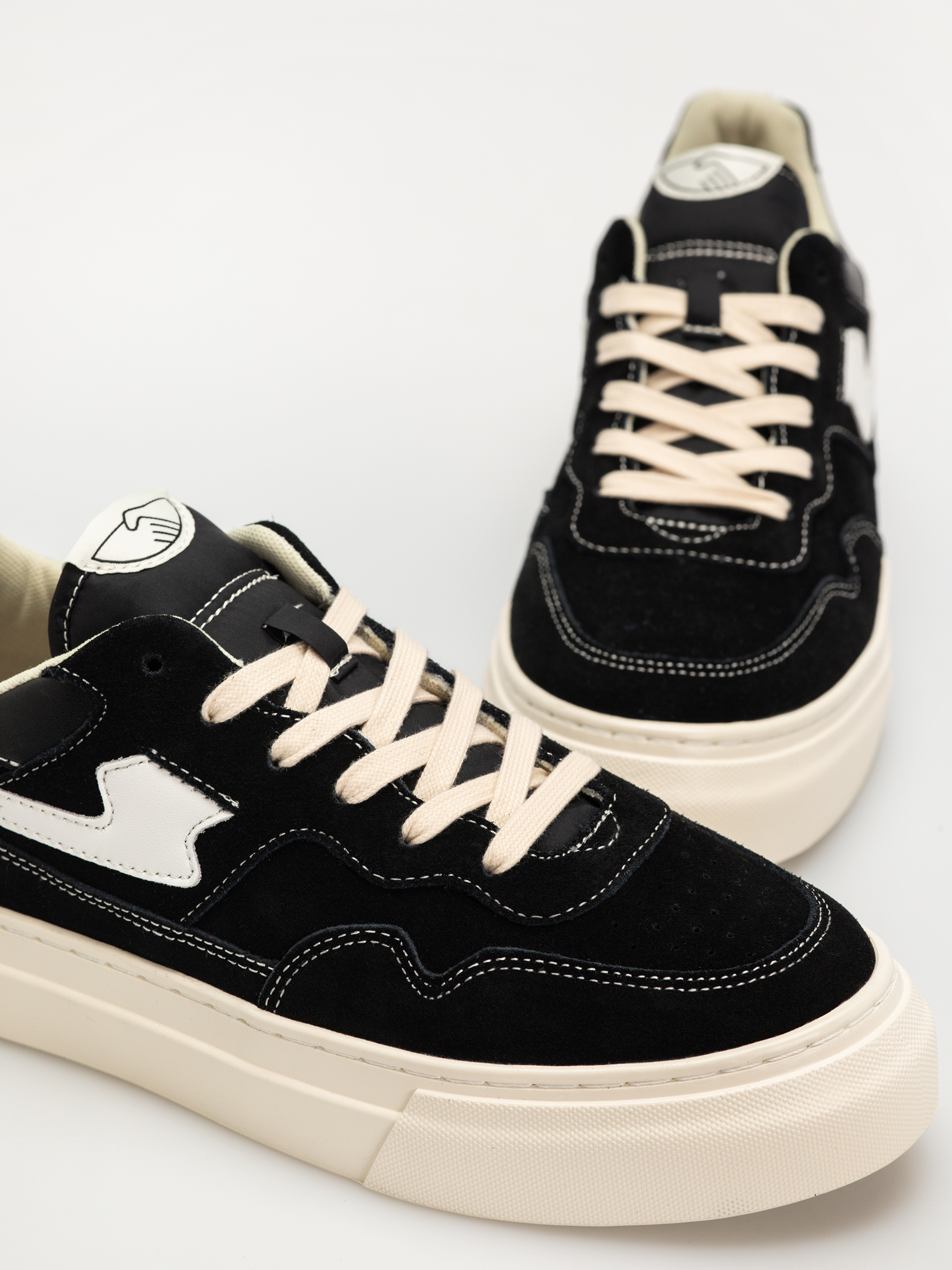 Boty Stepney Workers Club Pearl S-Strike (black white)