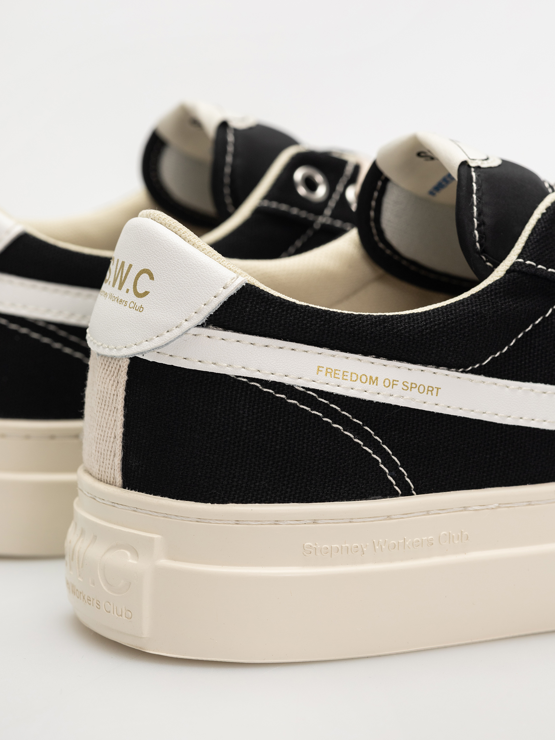 Boty Stepney Workers Club Dellow S-Strike Cup (black white)