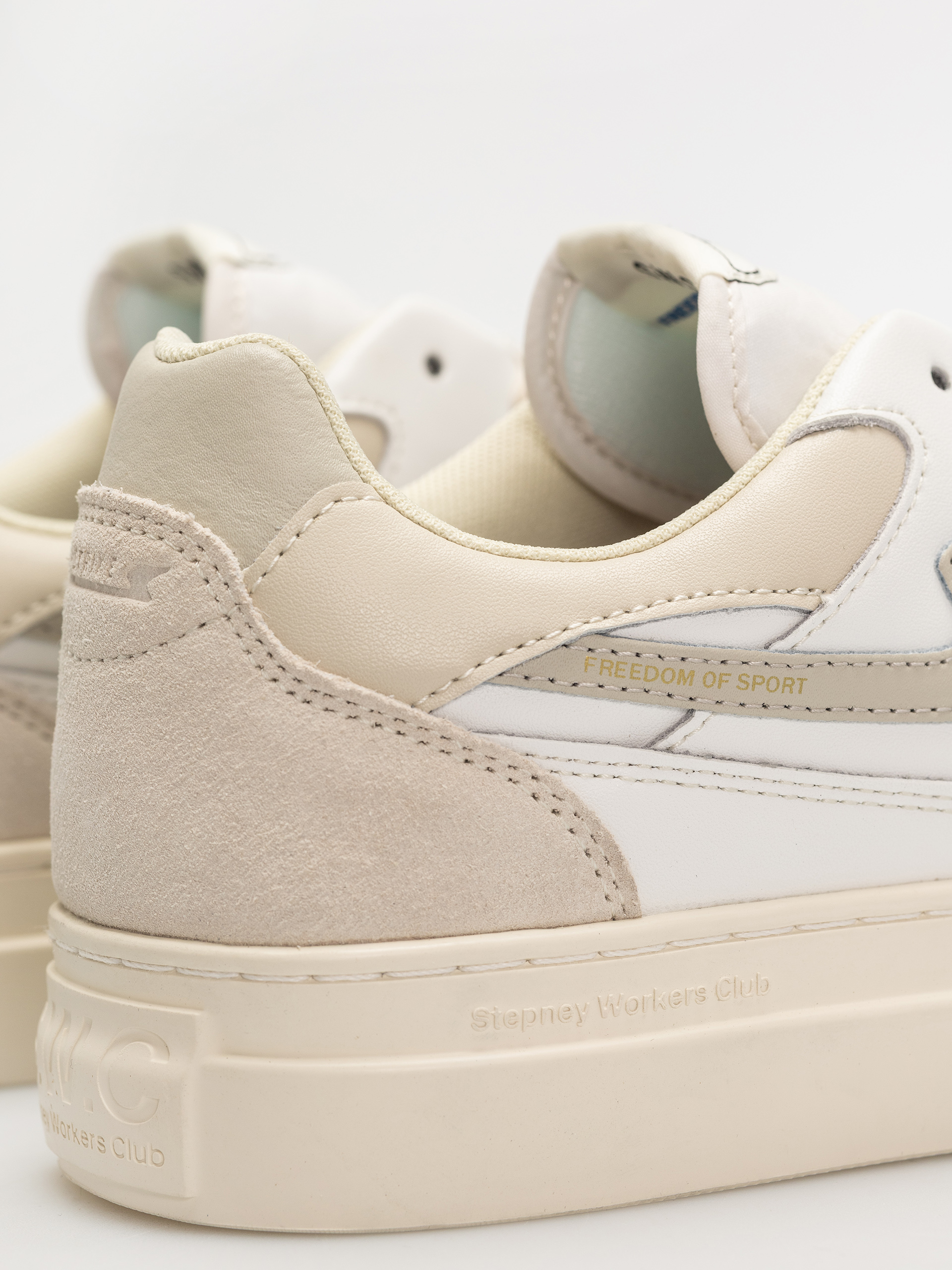 Boty Stepney Workers Club Pearl S-Strike (spring white)