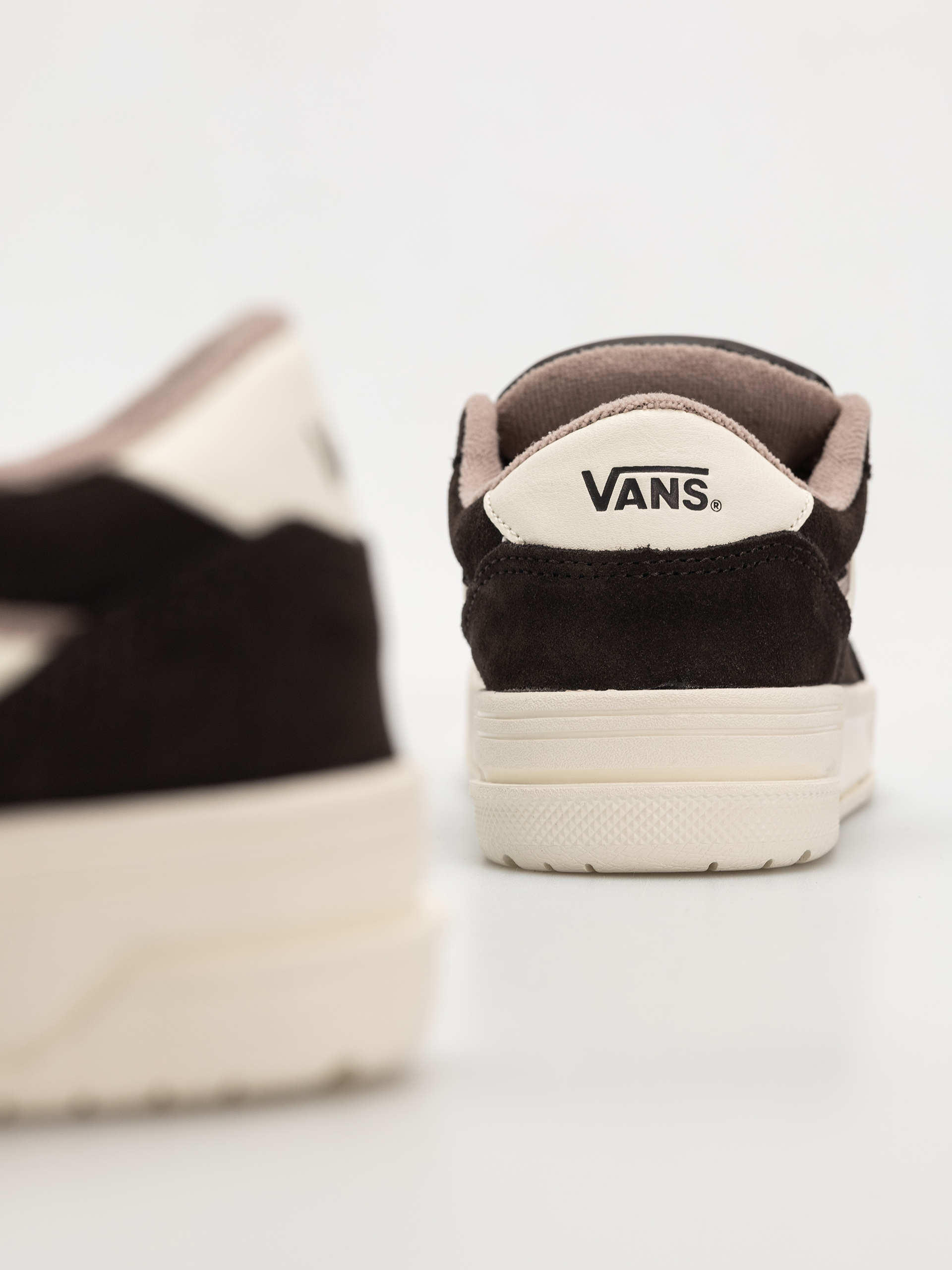 Boty Vans Hylane (after dark)