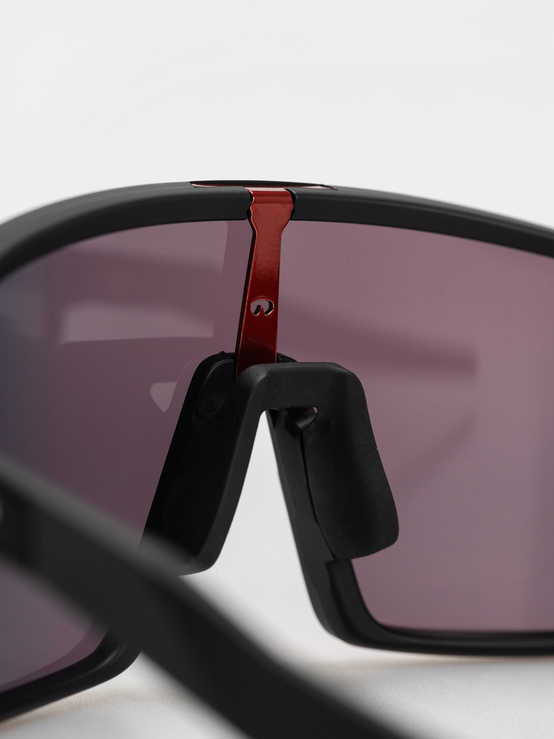 Sluneční brýle Oakley Sutro (matte black/prizm road)