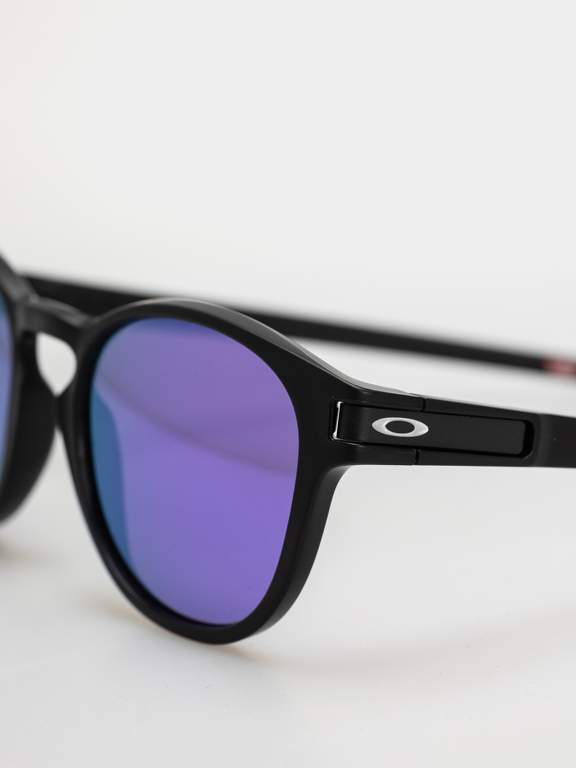 Sluneční brýle Oakley Latch (matte black/prizm violet)