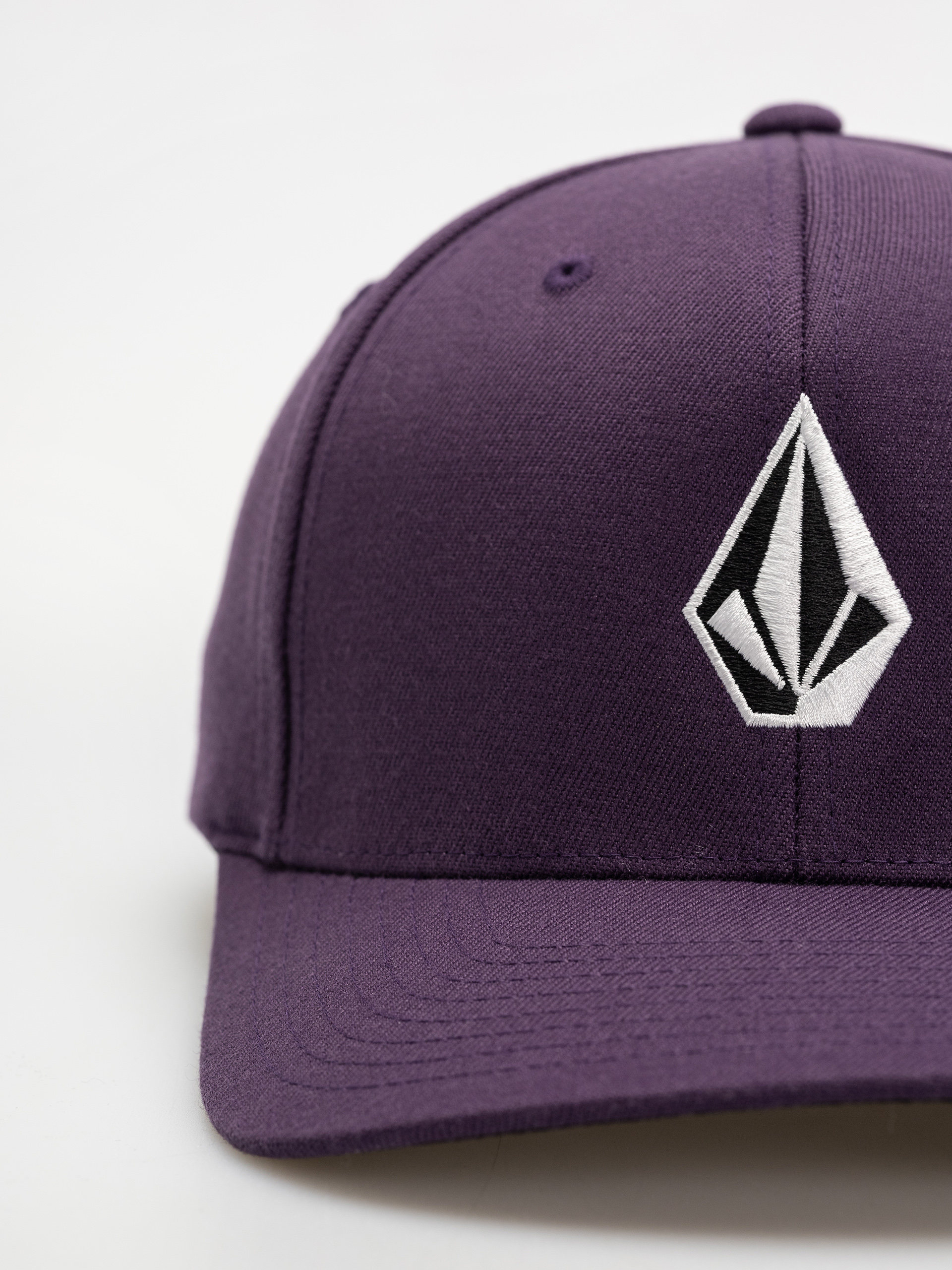 Kšiltovka  Volcom Full Stone Flexfit (grape royale)