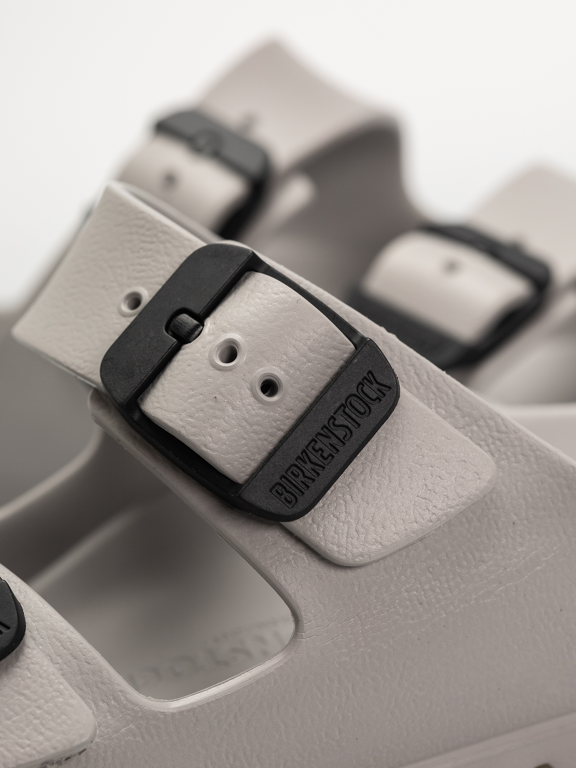 Plážovky Birkenstock Arizona Stealth Buckle EVA Narrow Wmn (stone coin/black)