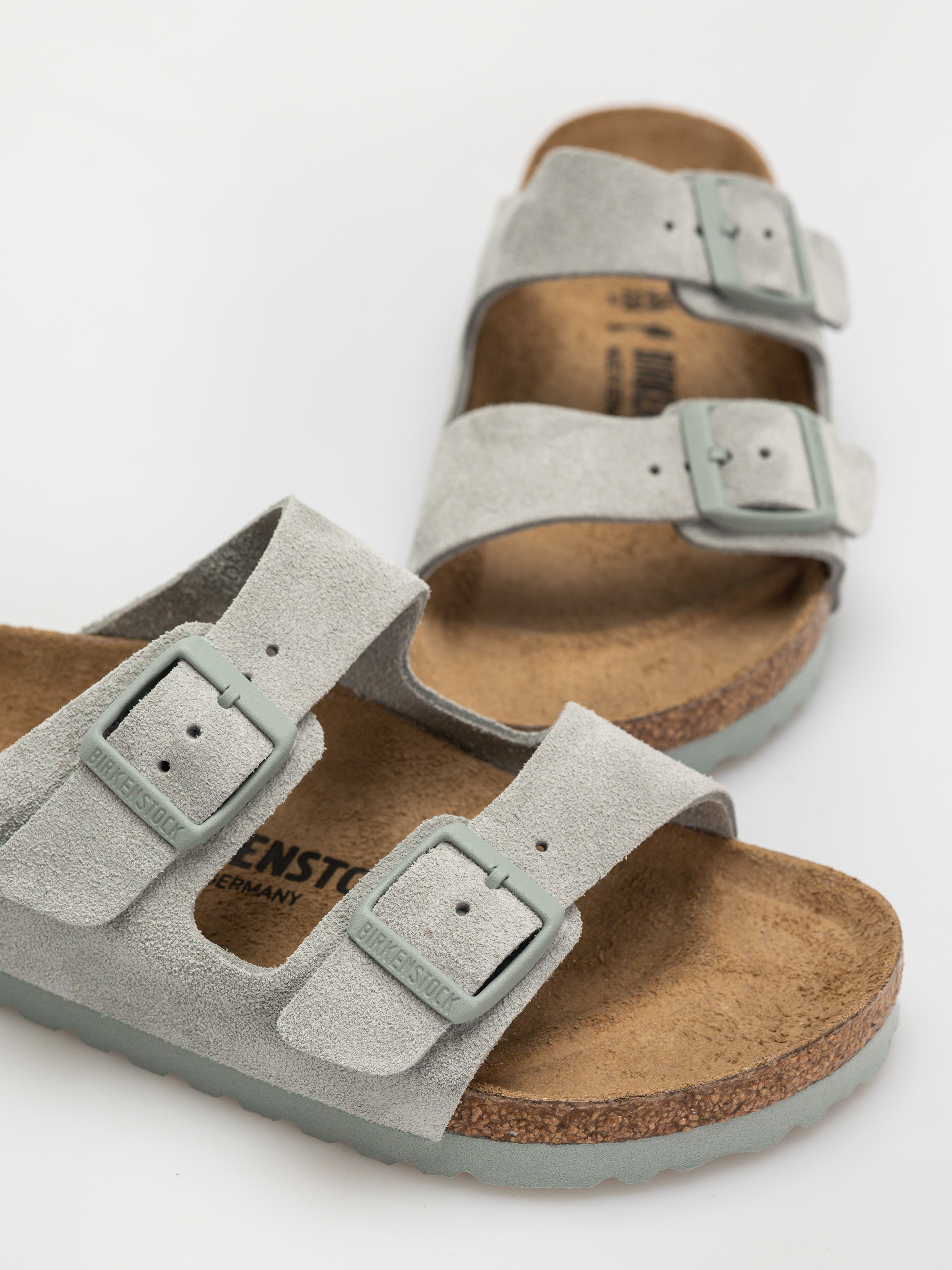Plážovky Birkenstock Arizona Suede Leather Narrow Wmn (pure sage)