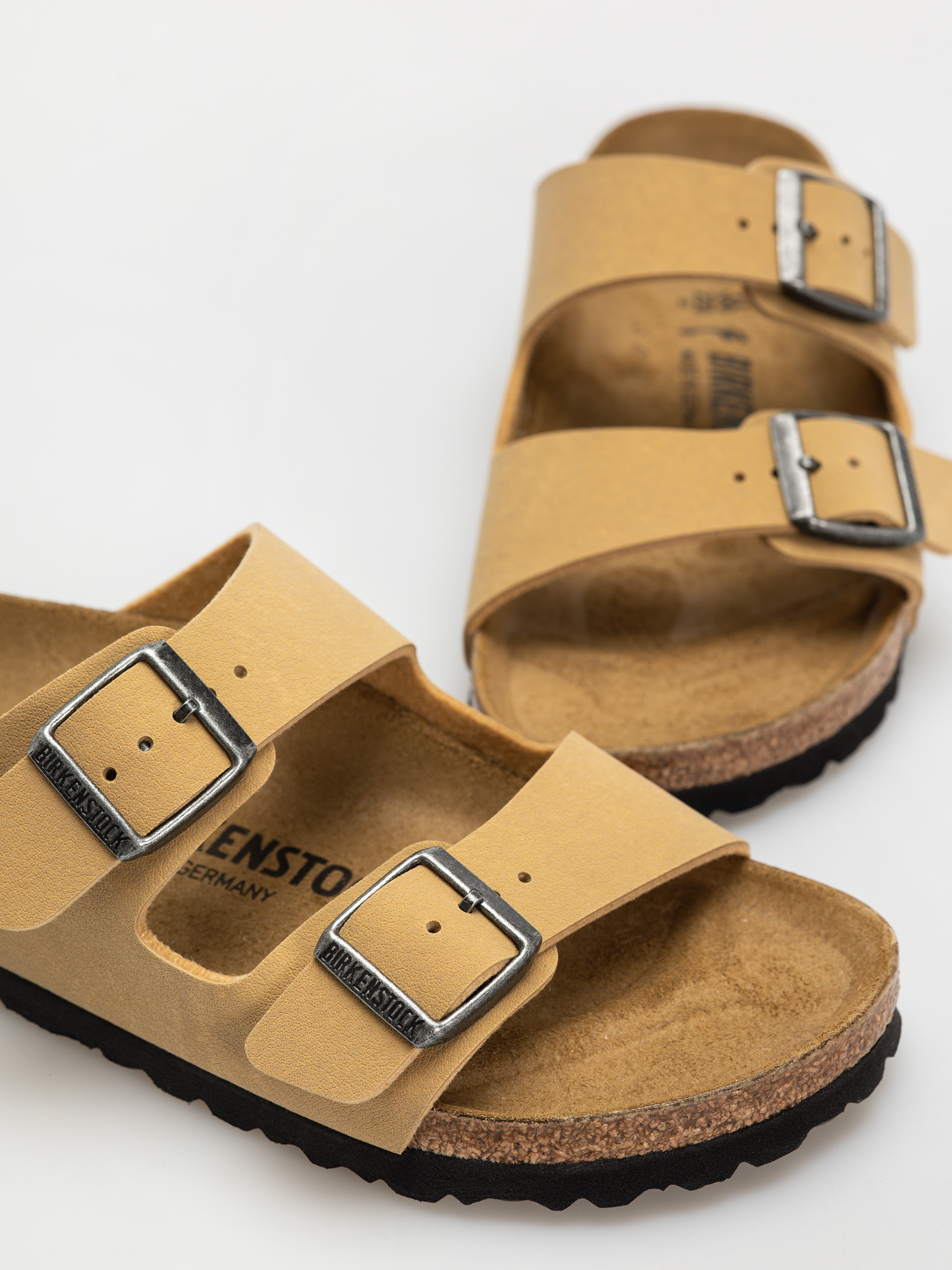 Plážovky Birkenstock Arizona Birkibuc Narrow Wmn (latte cream)