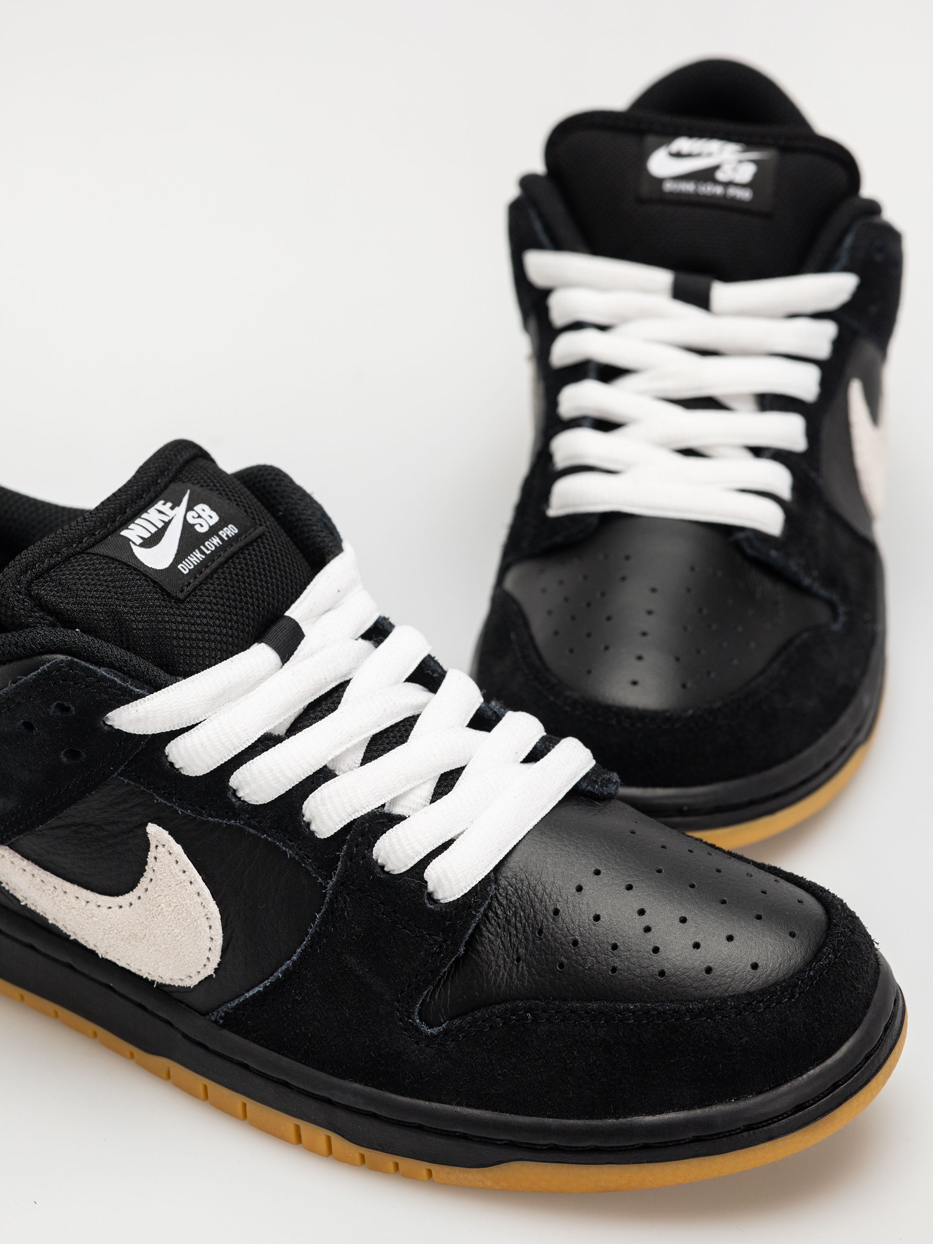 Boty Nike SB Dunk Low Pro (black/white black gum light brown)