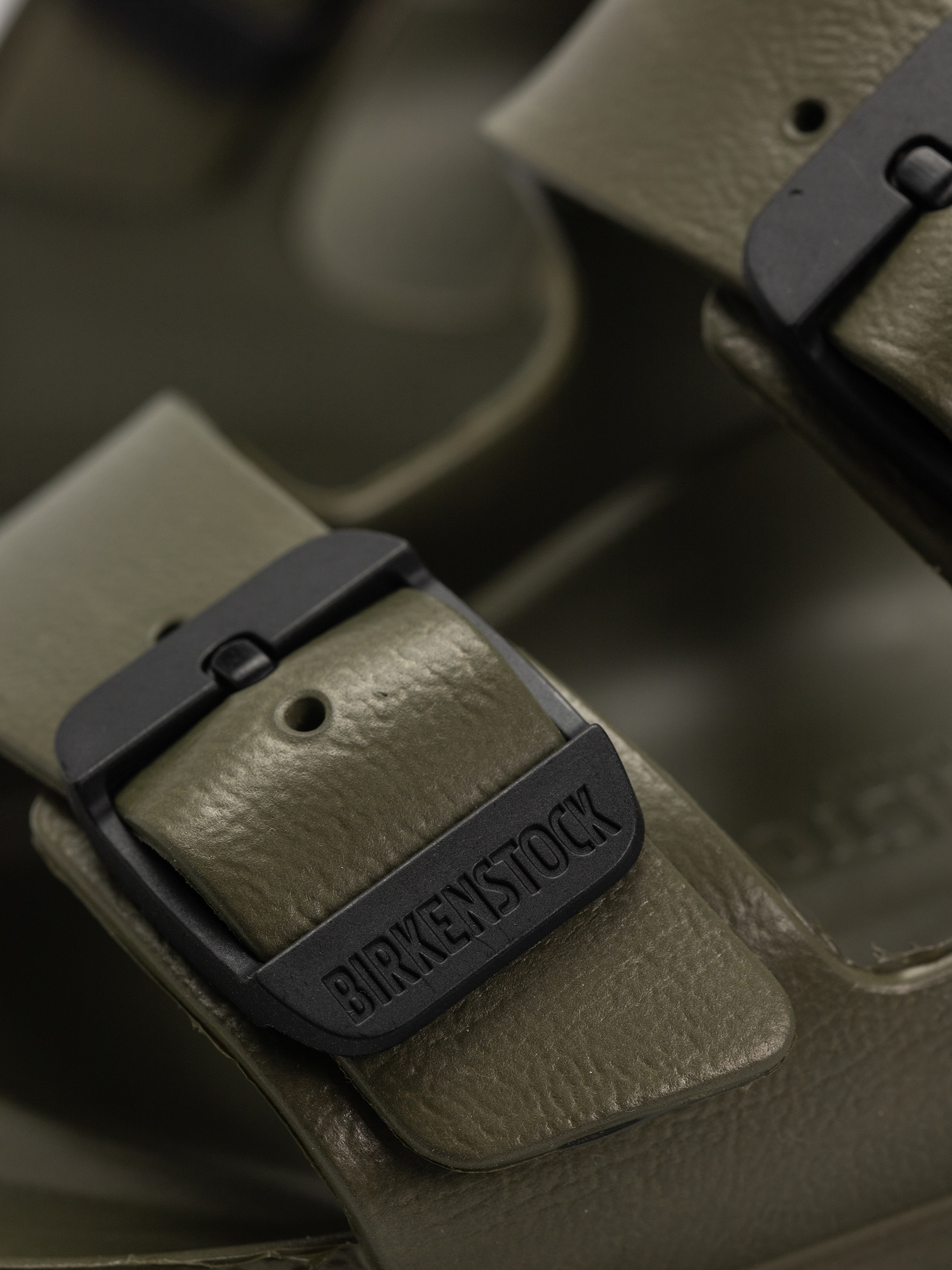 Plážovky Birkenstock Arizona Stealth Buckle EVA Narrow Wmn (khaki/black)