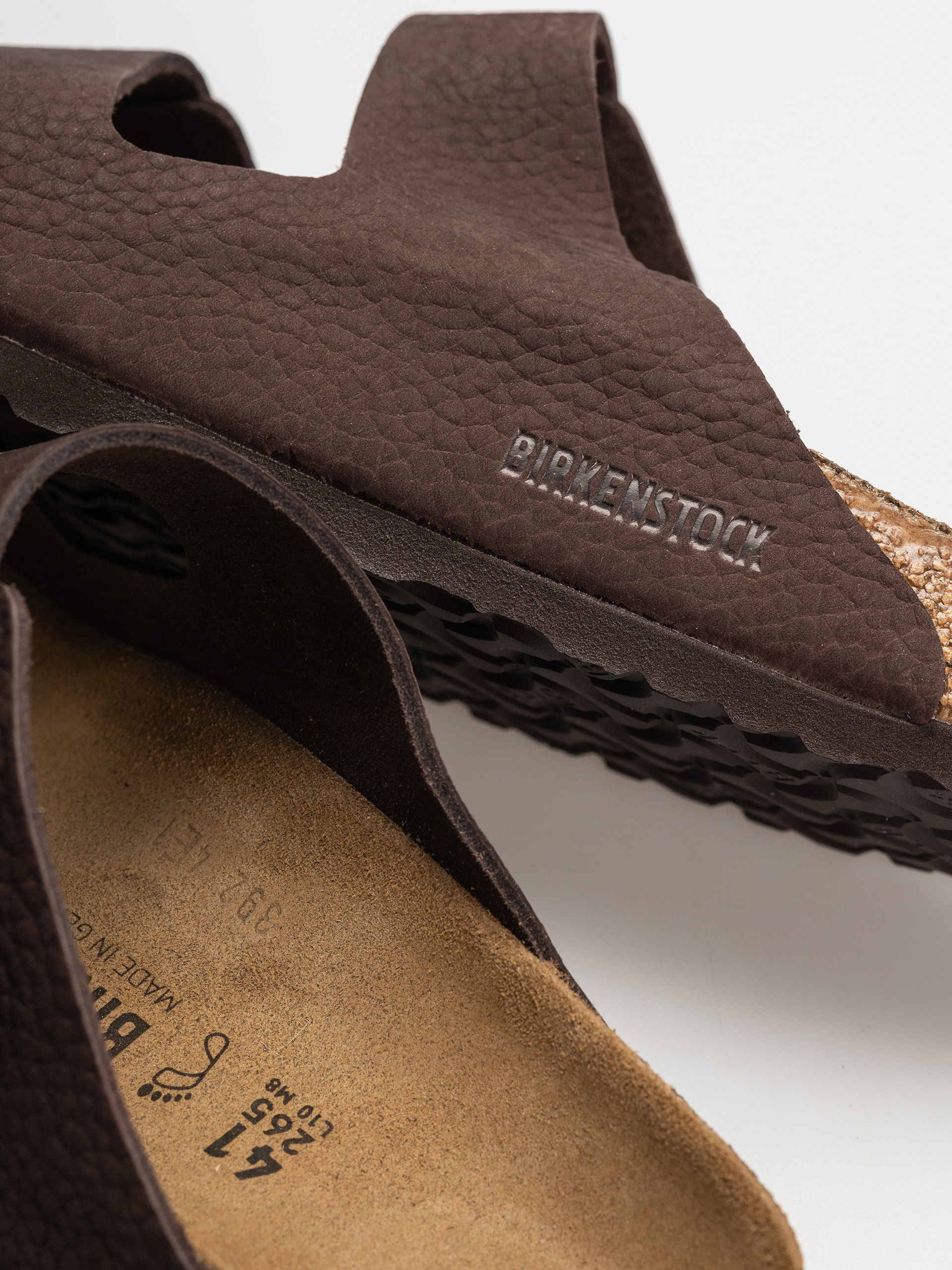 Plážovky Birkenstock Arizona Nubuck Leather Regular (desert buck roast)