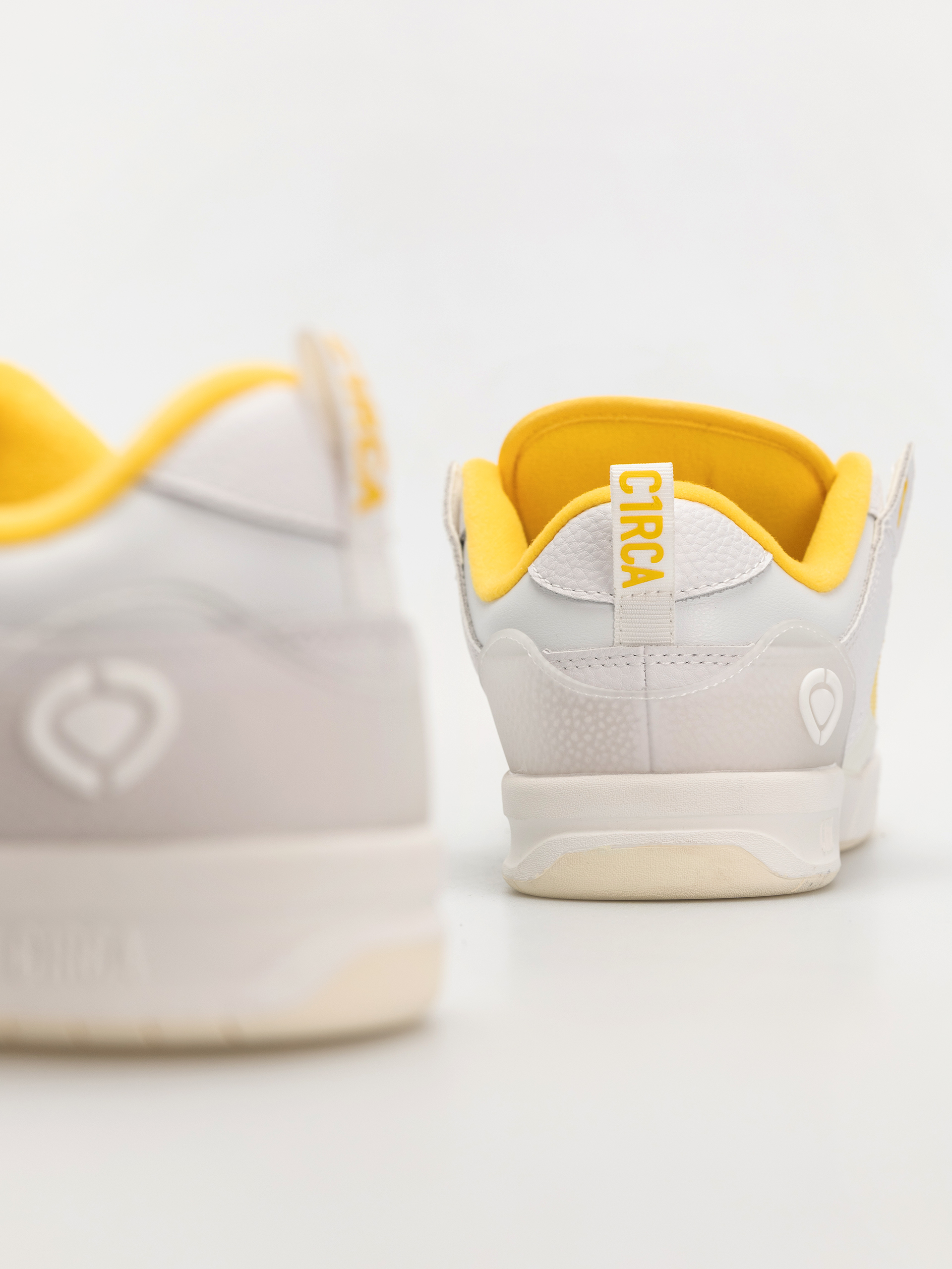 Boty Circa Tave Tt (white/jubilee gold)