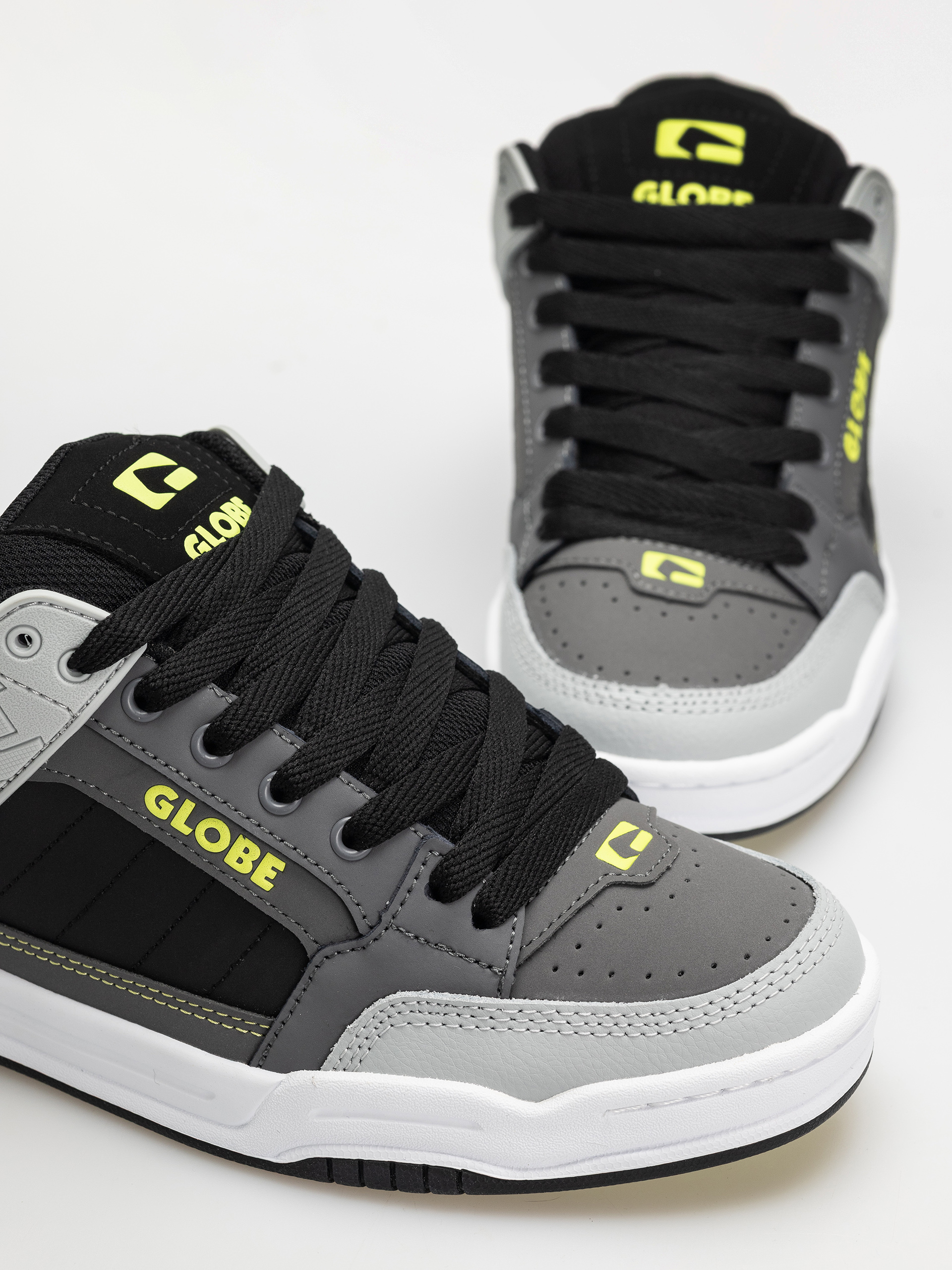 Boty Globe Tilt (greyscale/black)