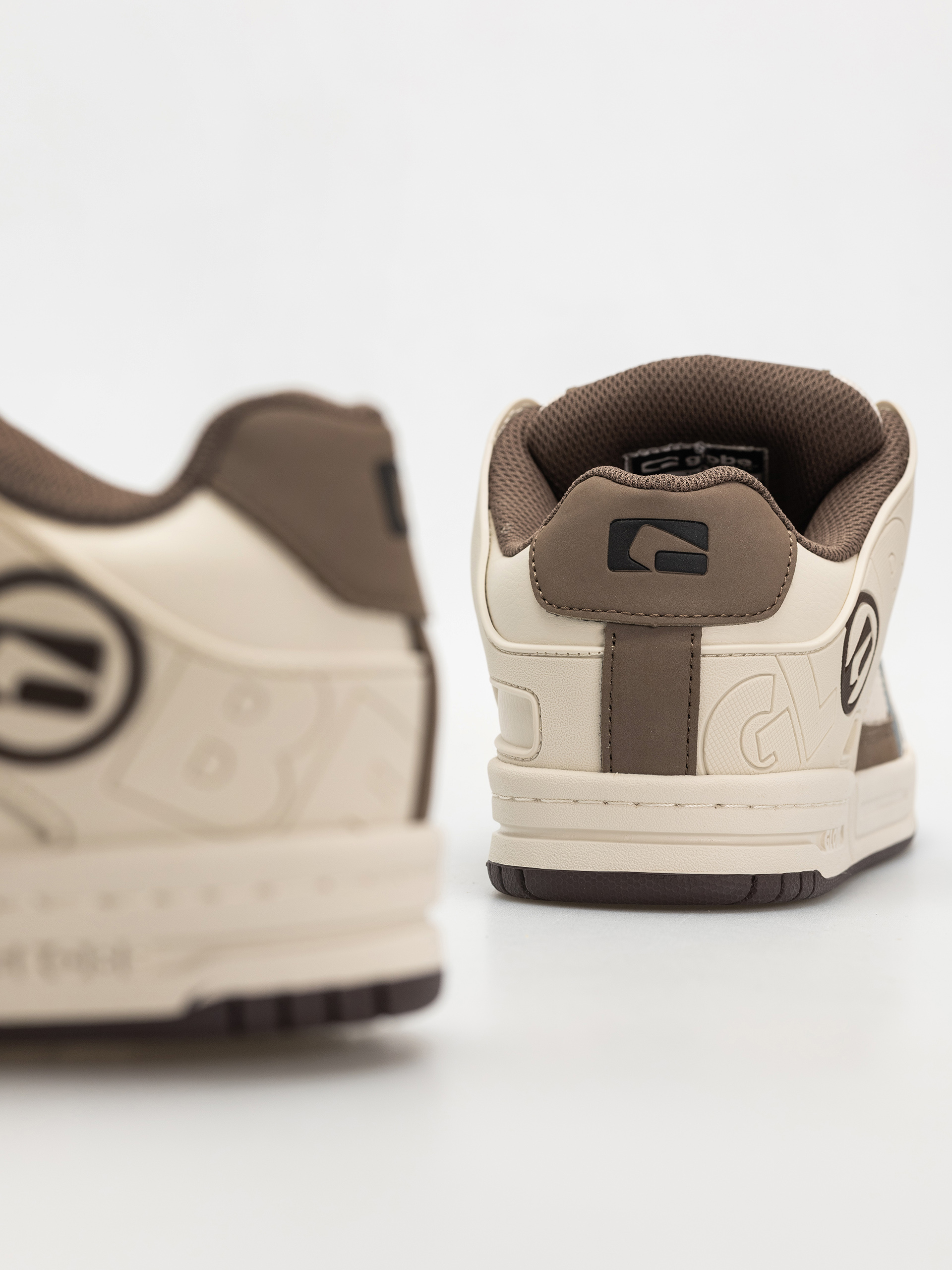 Boty Globe Tilt (parchment)