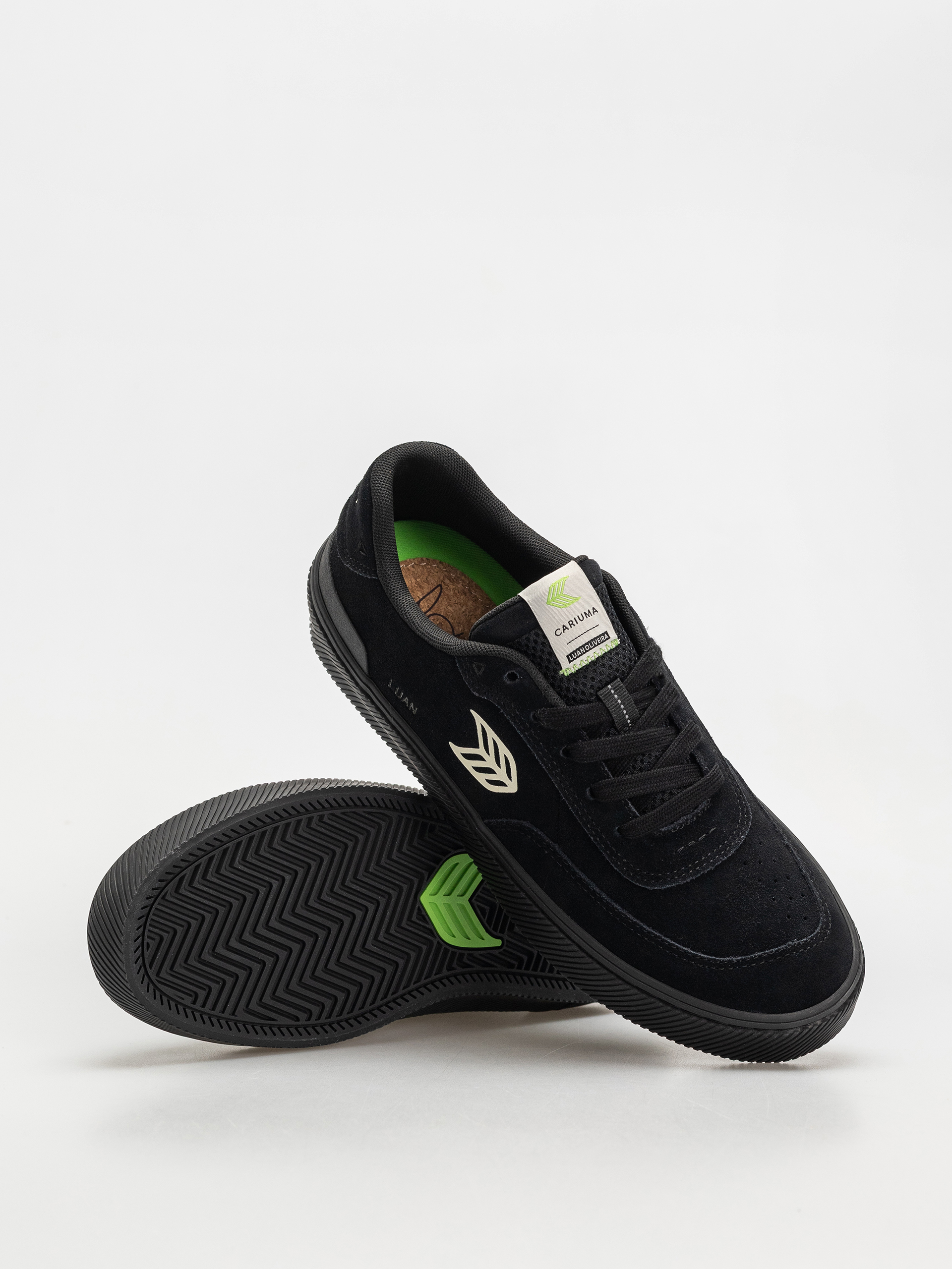 Boty Cariuma Luan Pro (all black suede ivory logo)