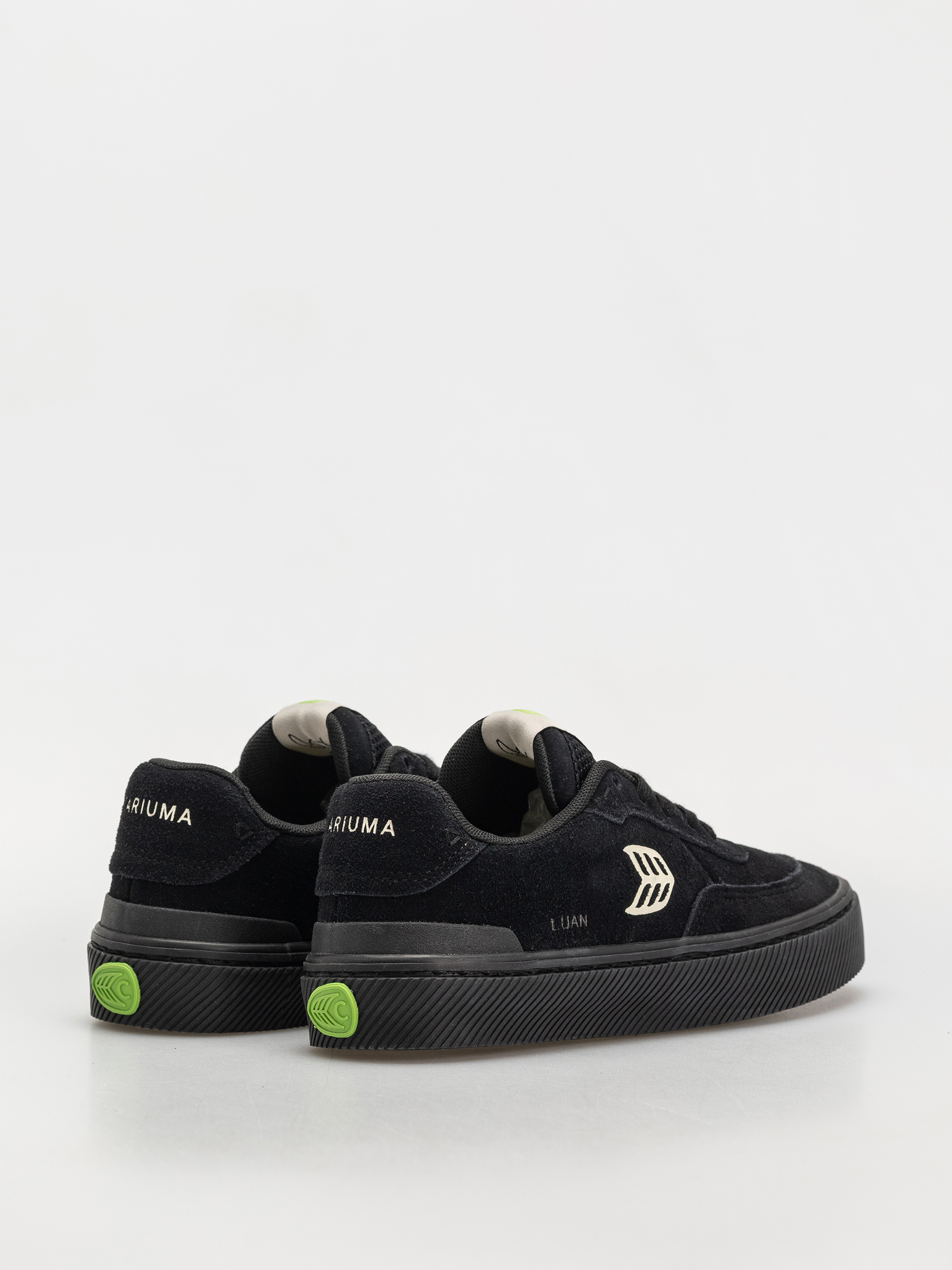 Boty Cariuma Luan Pro Wmn (all black suede ivory logo)
