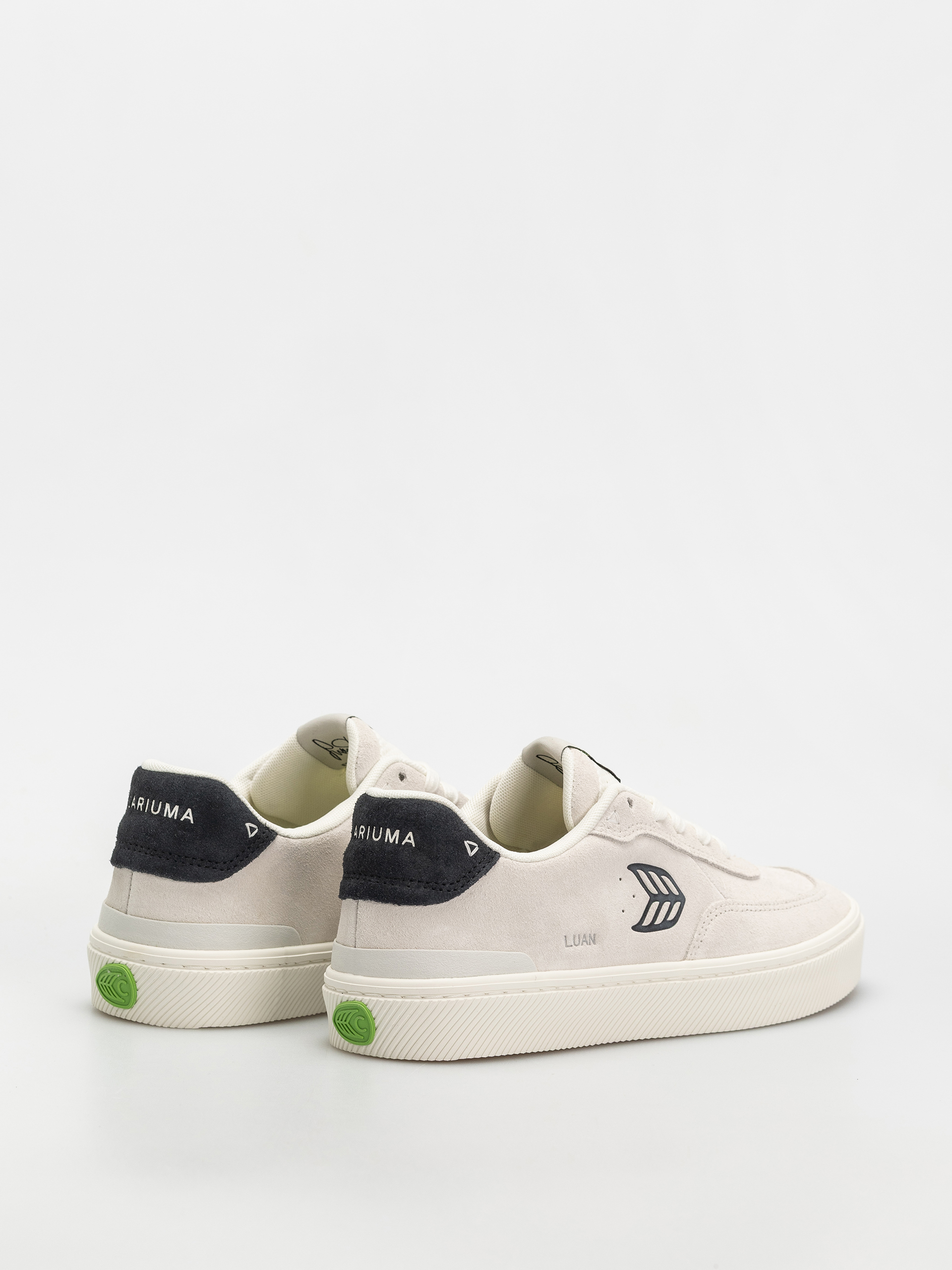 Boty Cariuma Luan Pro (smoke white suede black logo)