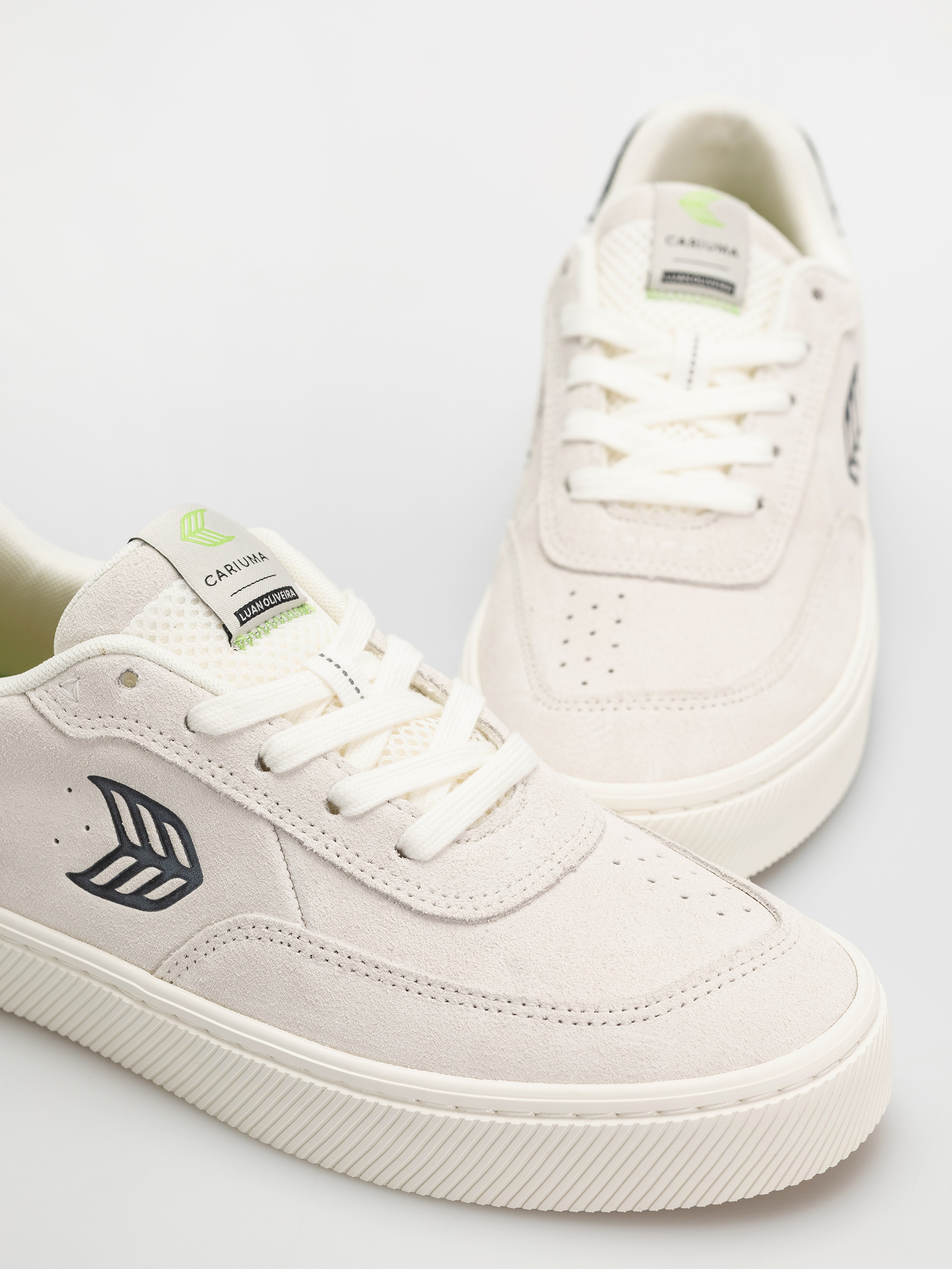 Boty Cariuma Luan Pro (smoke white suede black logo)