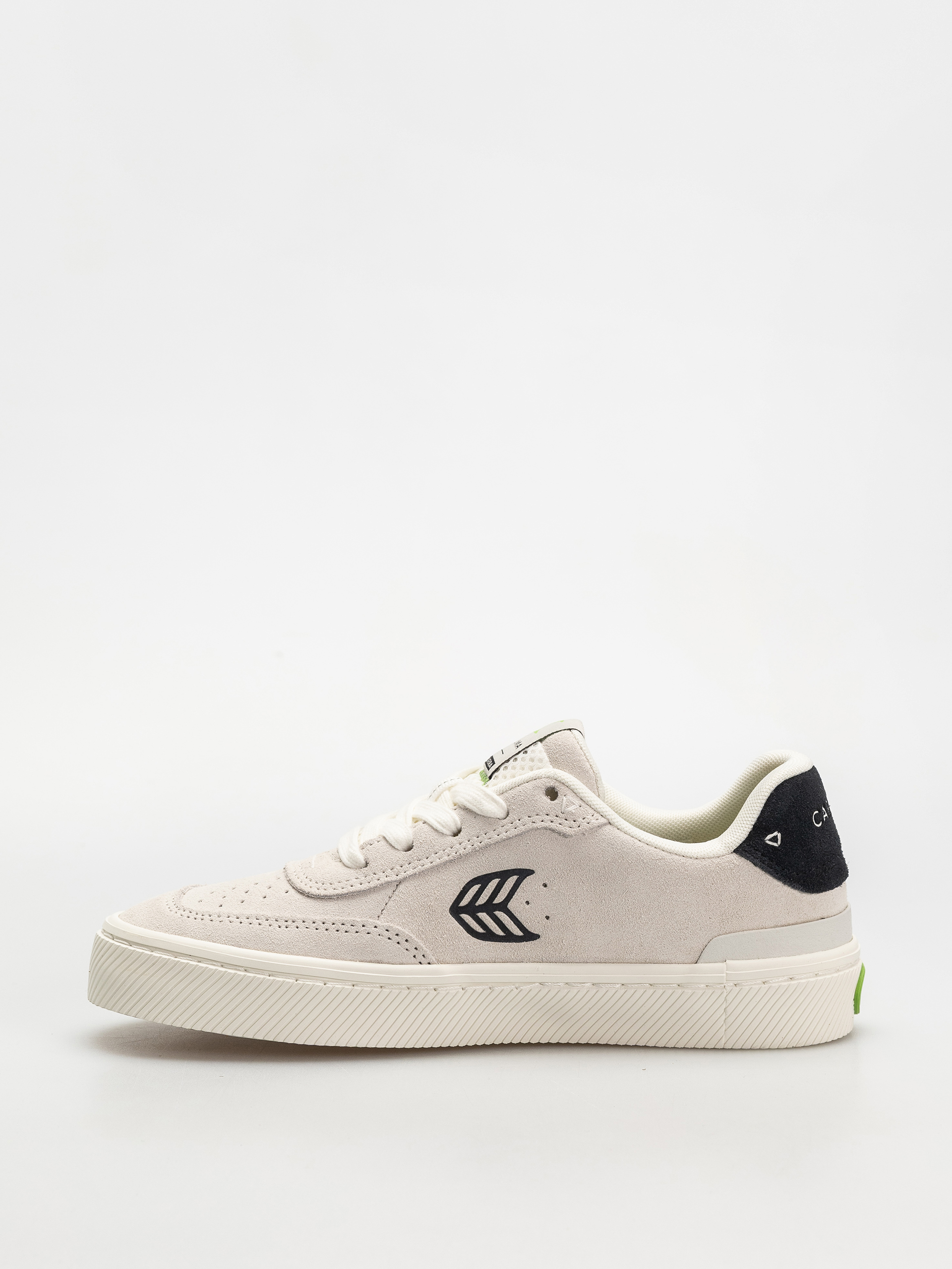Boty Cariuma Luan Pro Wmn (smoke white suede black logo)