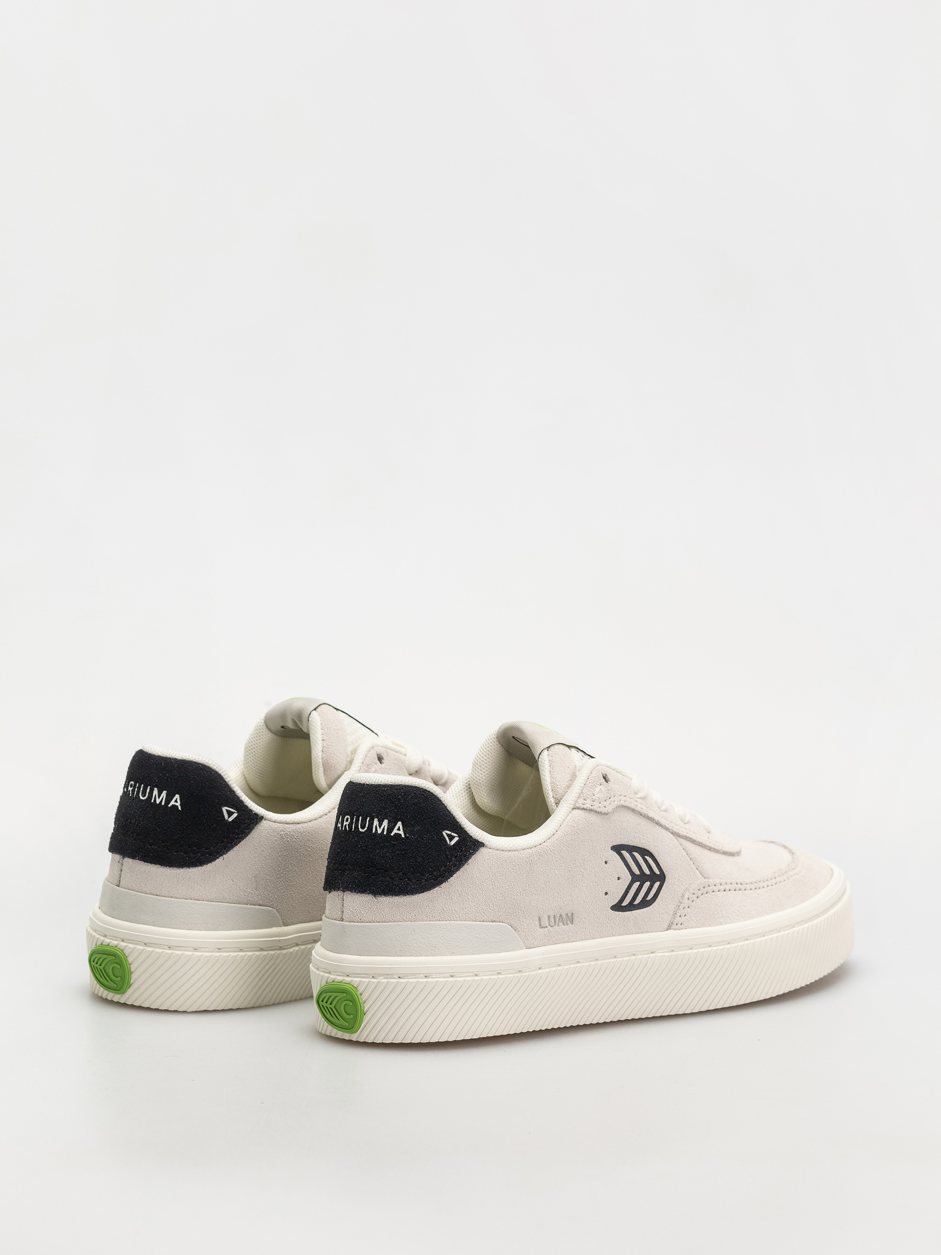 Boty Cariuma Luan Pro Wmn (smoke white suede black logo)