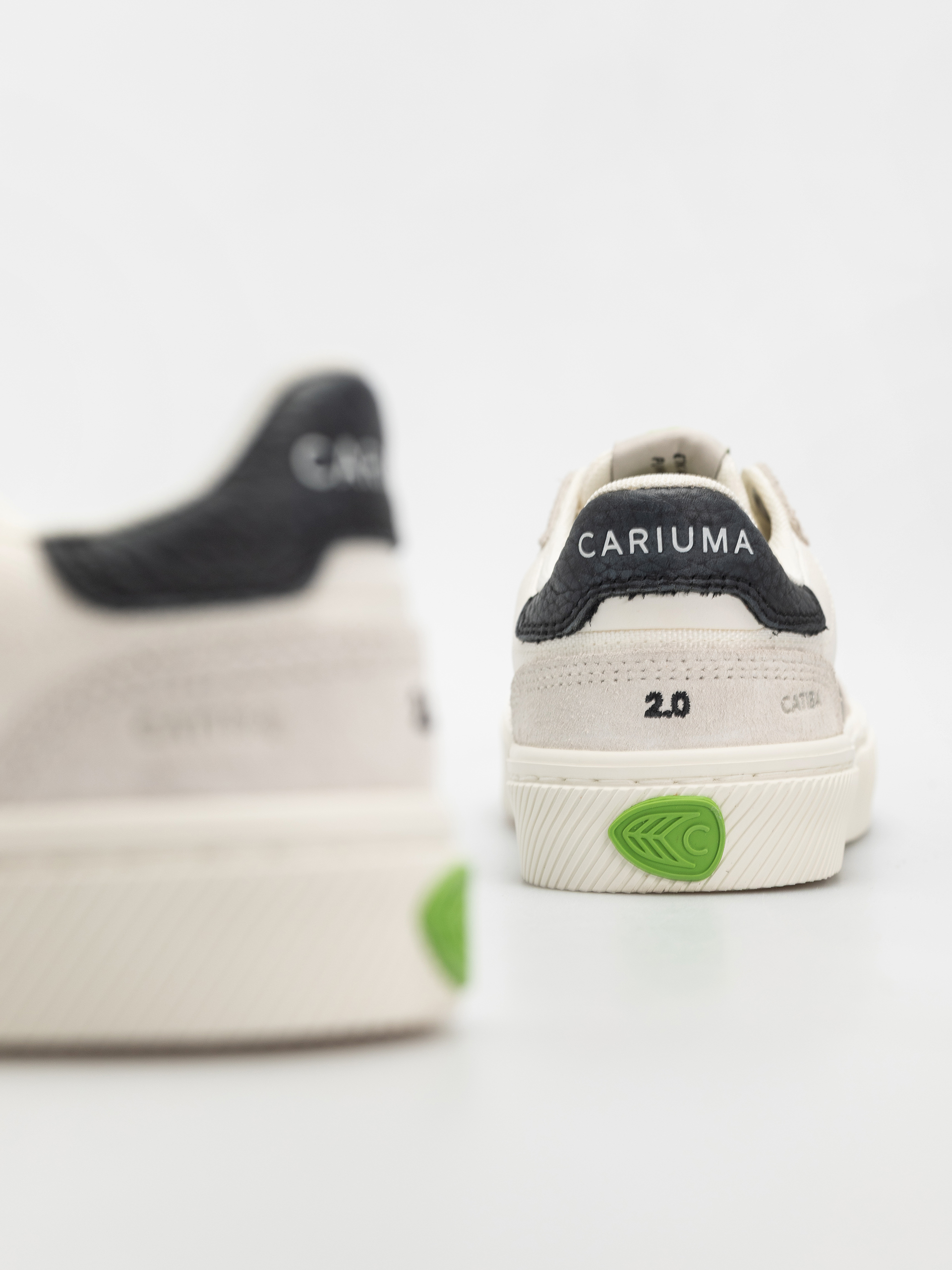 Boty Cariuma Catiba Pro 2.0 Wmn (smoke white suede off white cordura black logo)