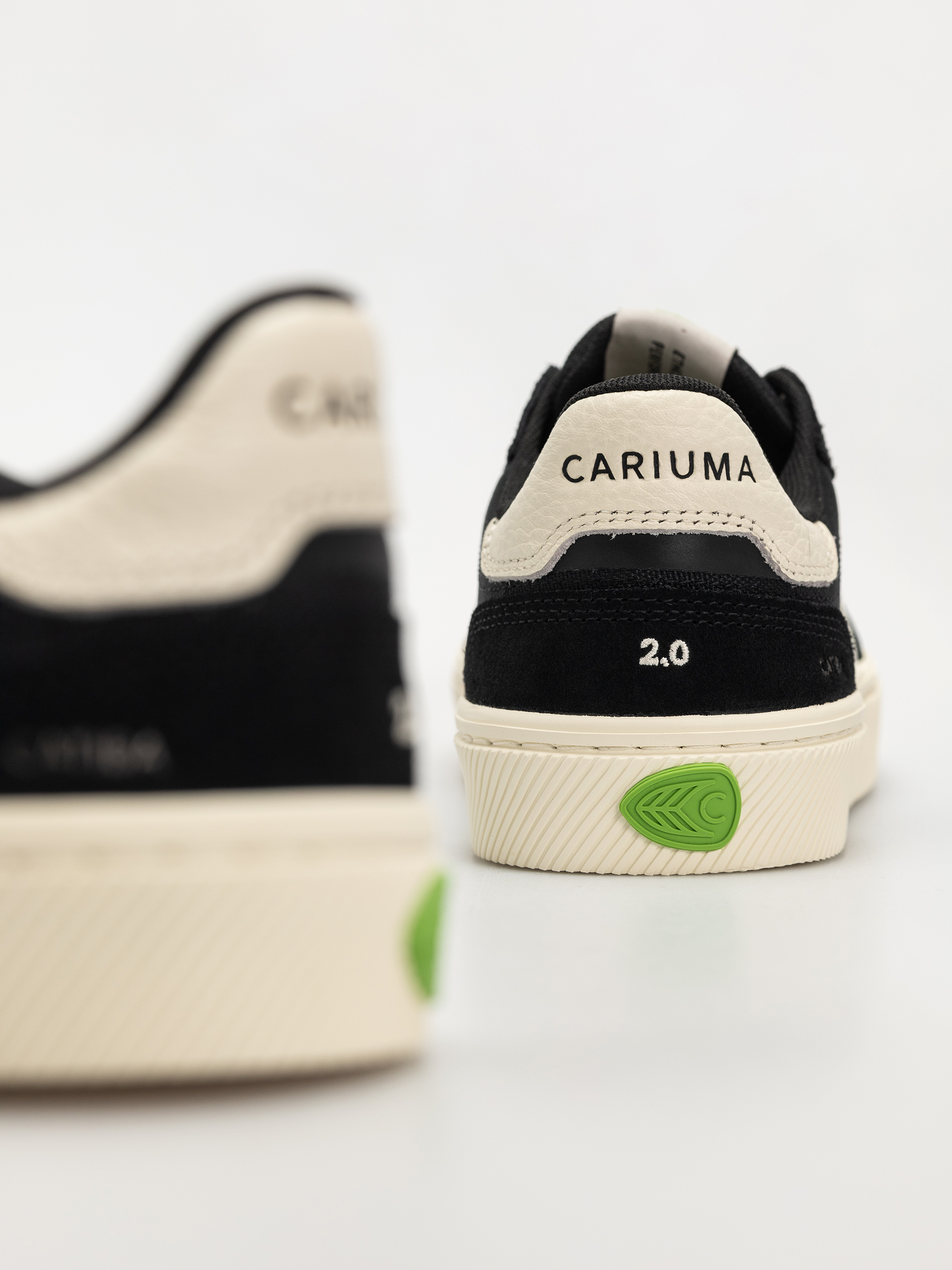 Boty Cariuma Catiba Pro 2.0 (black suede and cordura ivory logo)