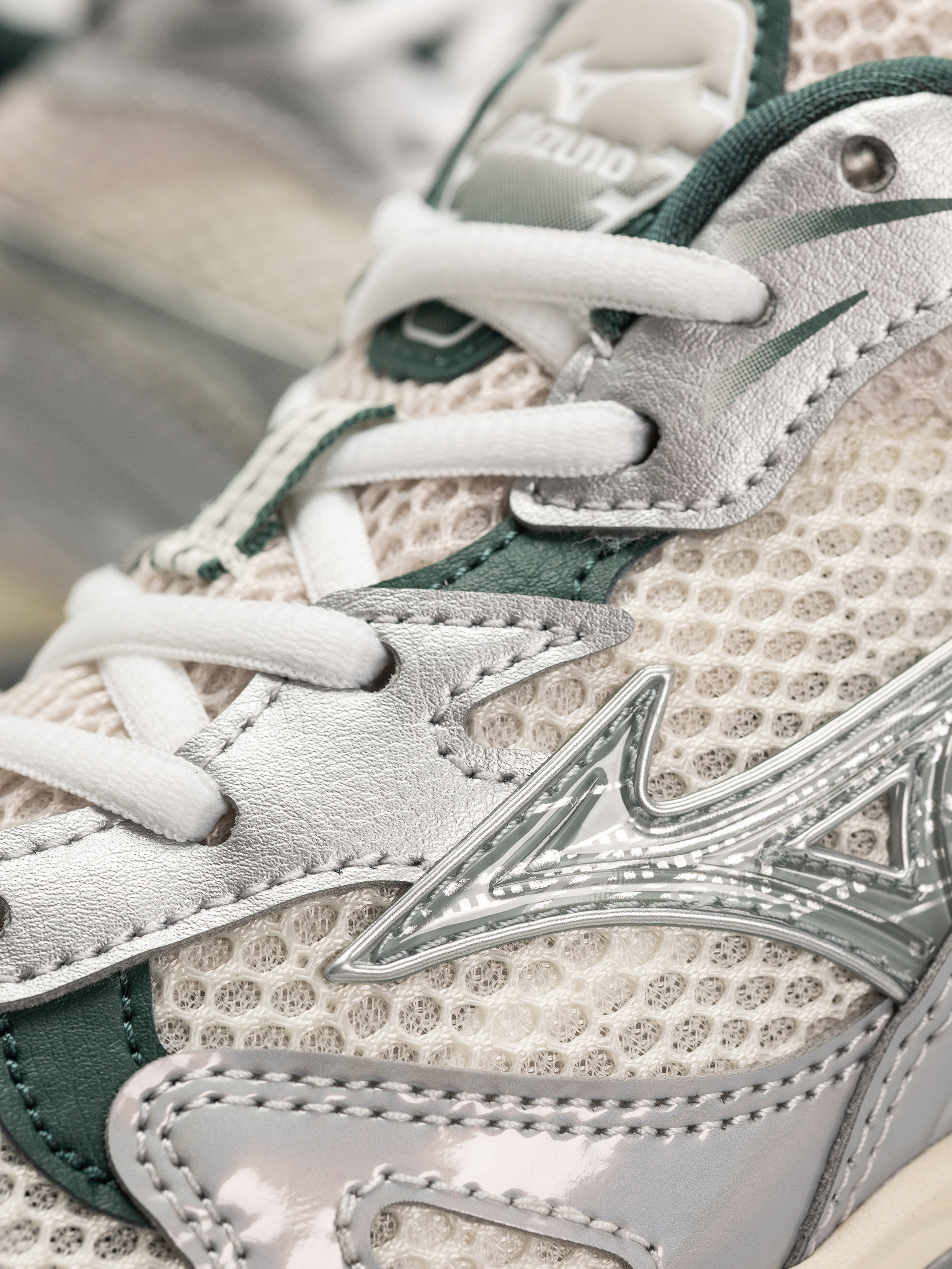 Boty Mizuno Wave Rider 10 (snow white/slate/bistro green)