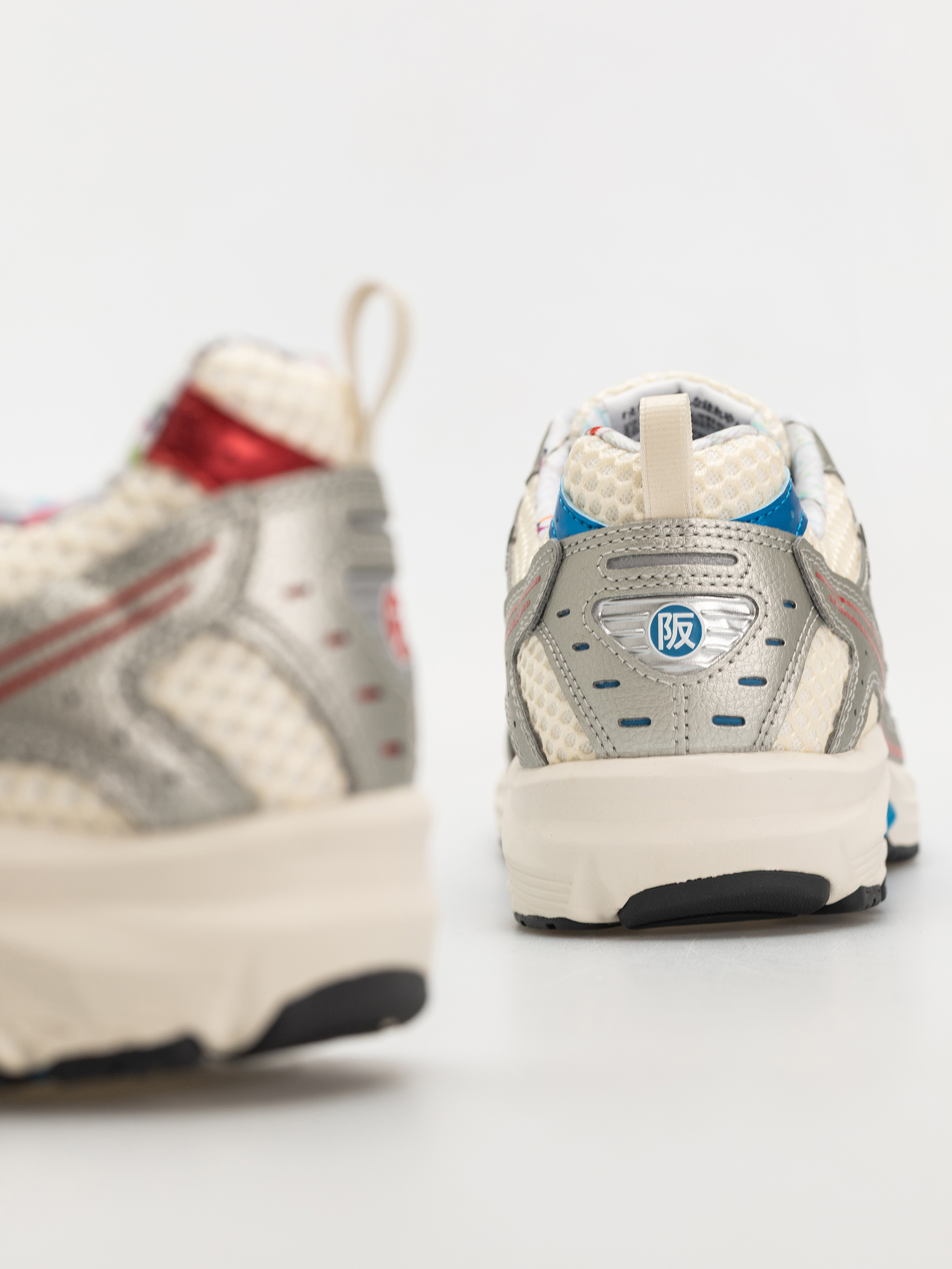 Boty Mizuno MXR (pristine/high risk red/blue pace)