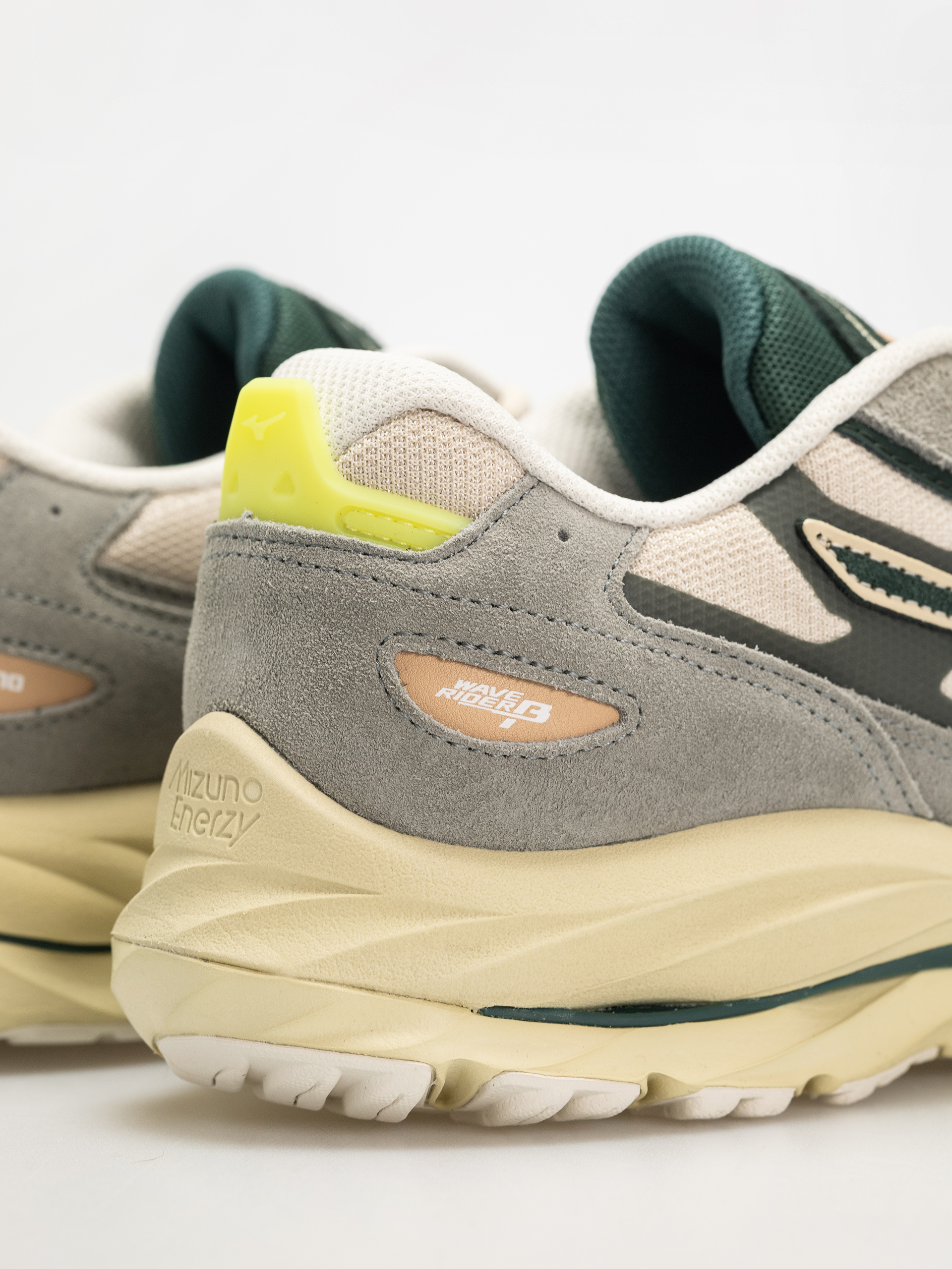 Boty Mizuno Wave Rider Beta (shadow/pine grove/summer sand)