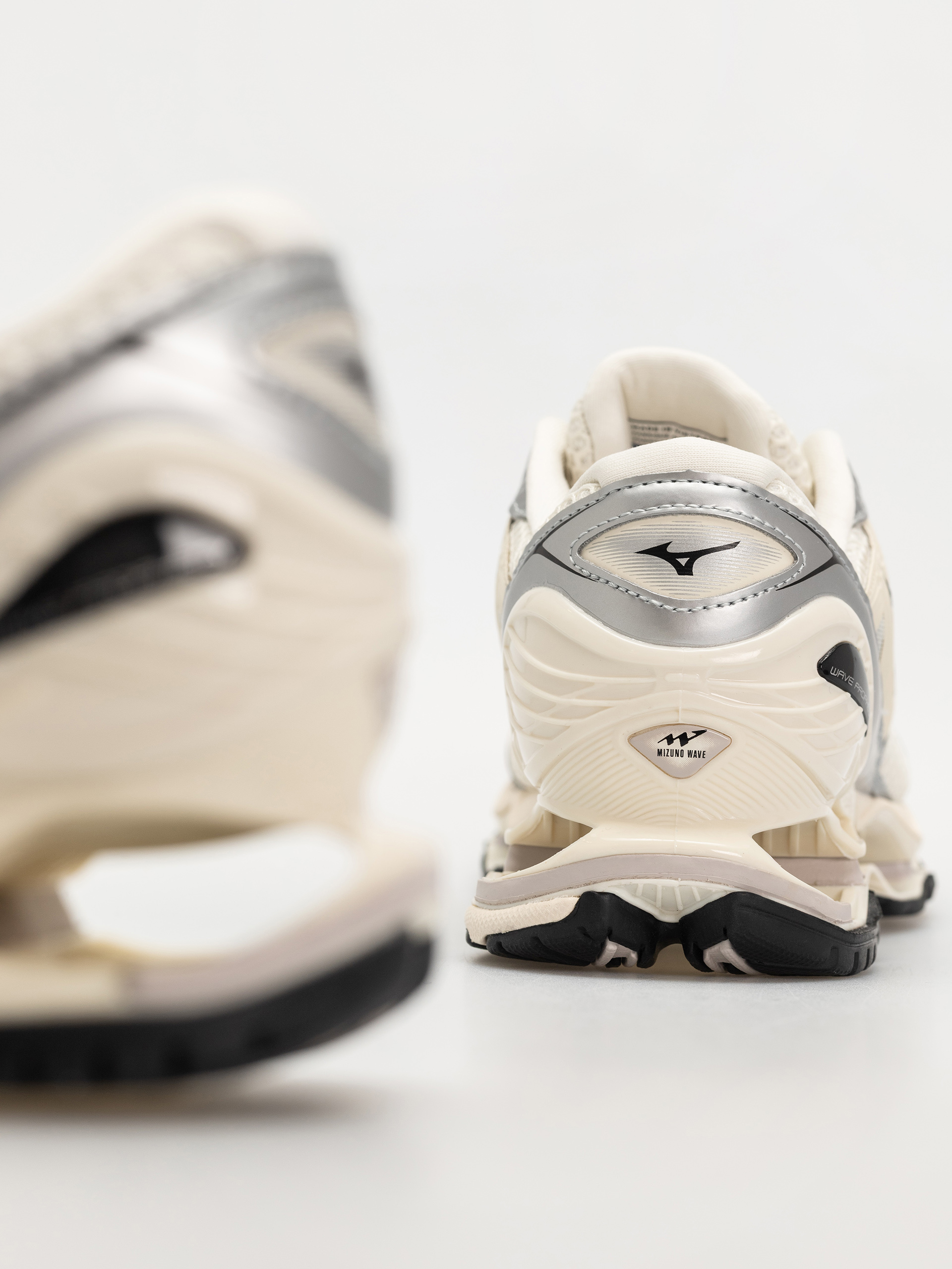Boty Mizuno Wave Prophecy LS (pristine/black/silver)