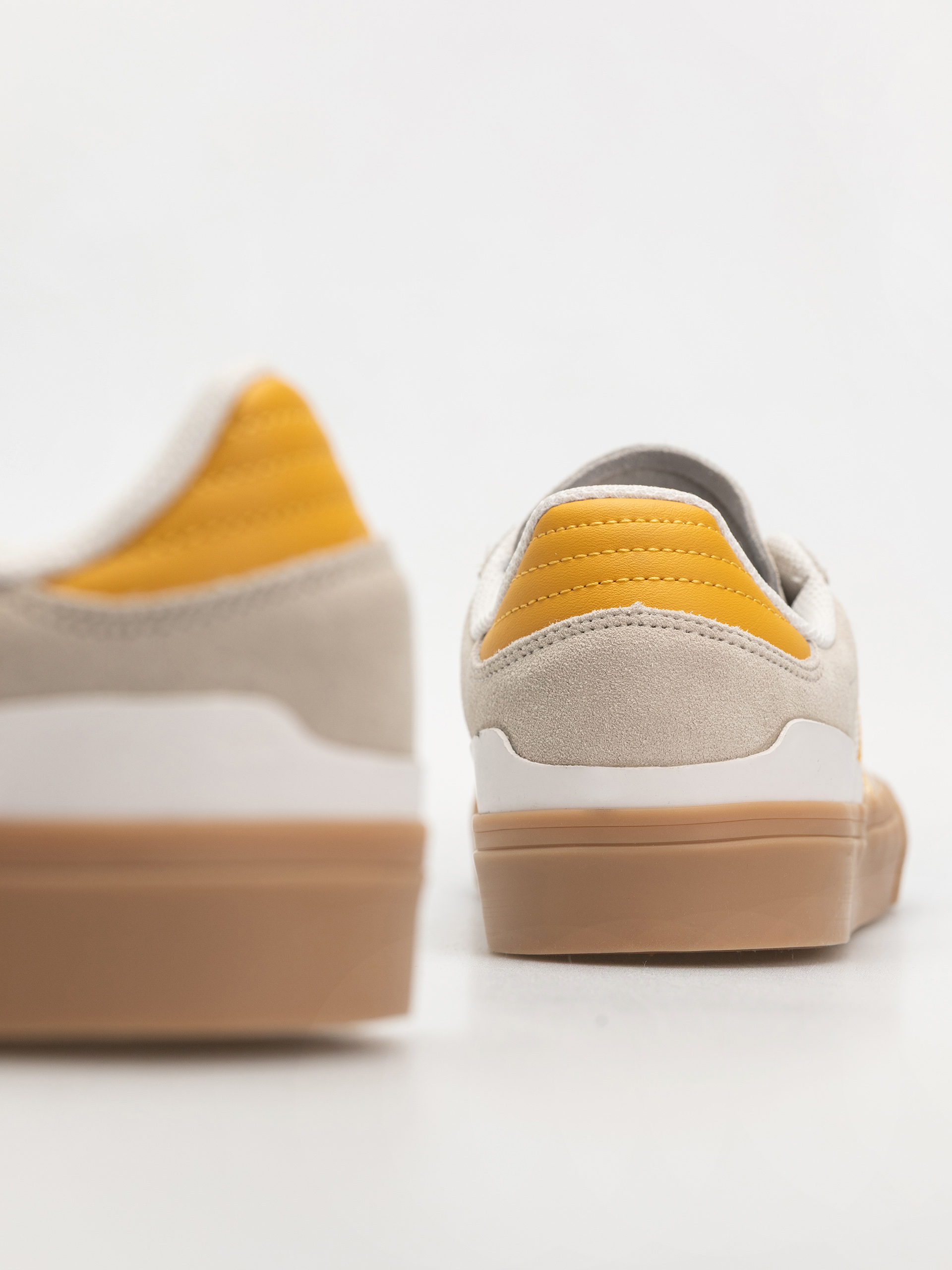 Boty adidas Busenitz Vulc II (crywht/preyel/goldmt)