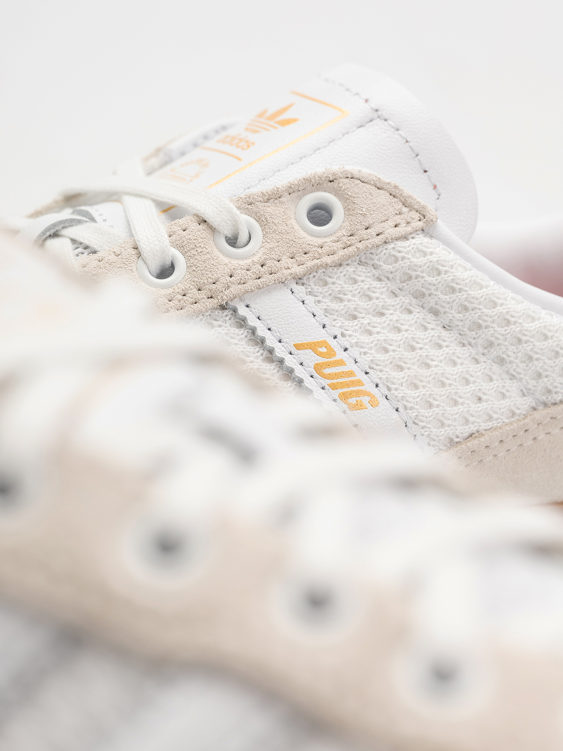 Boty adidas Puig Indoor (wonwhi/ftwwht/gum4)