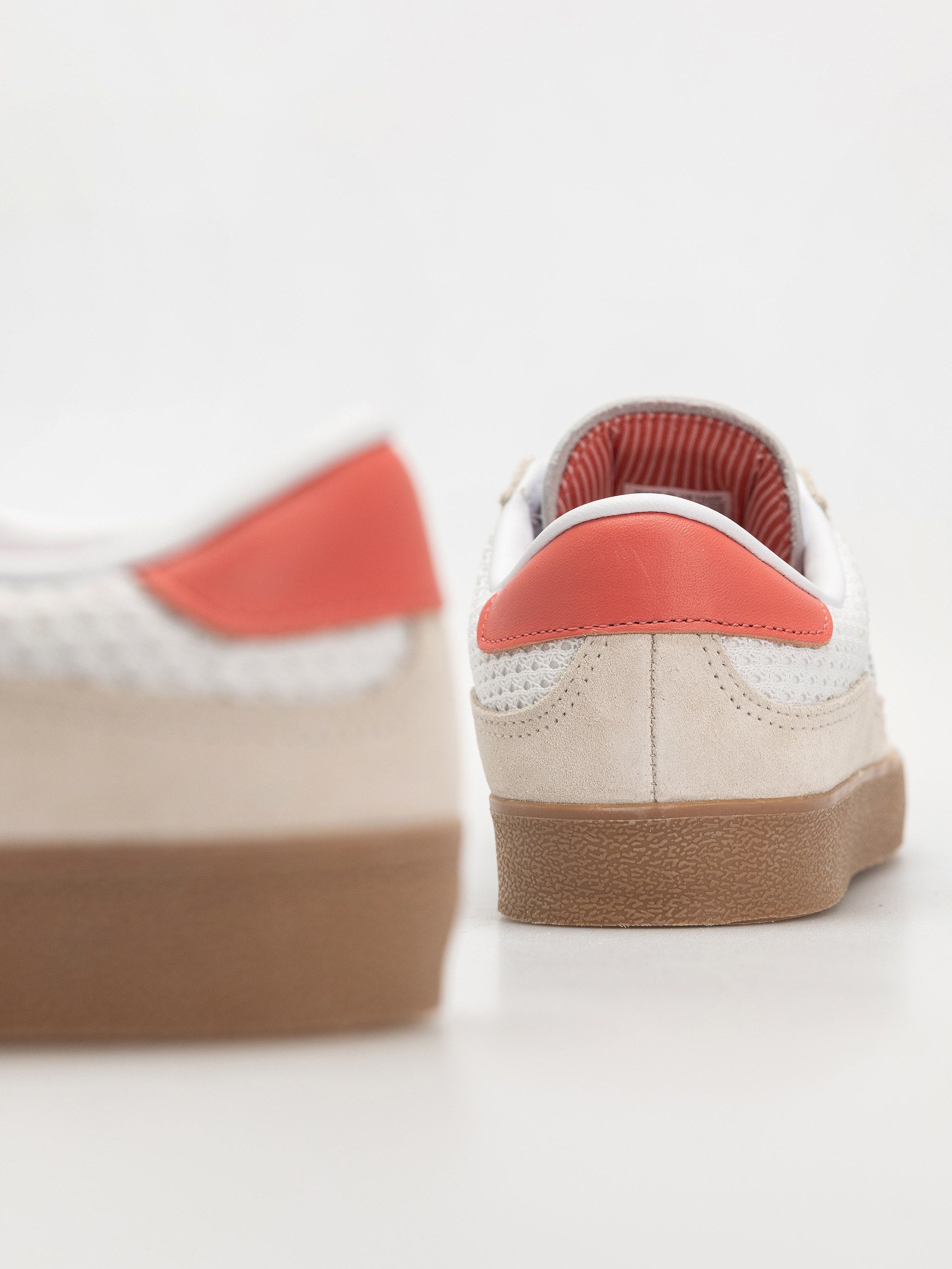 Boty adidas Puig Indoor (wonwhi/ftwwht/gum4)