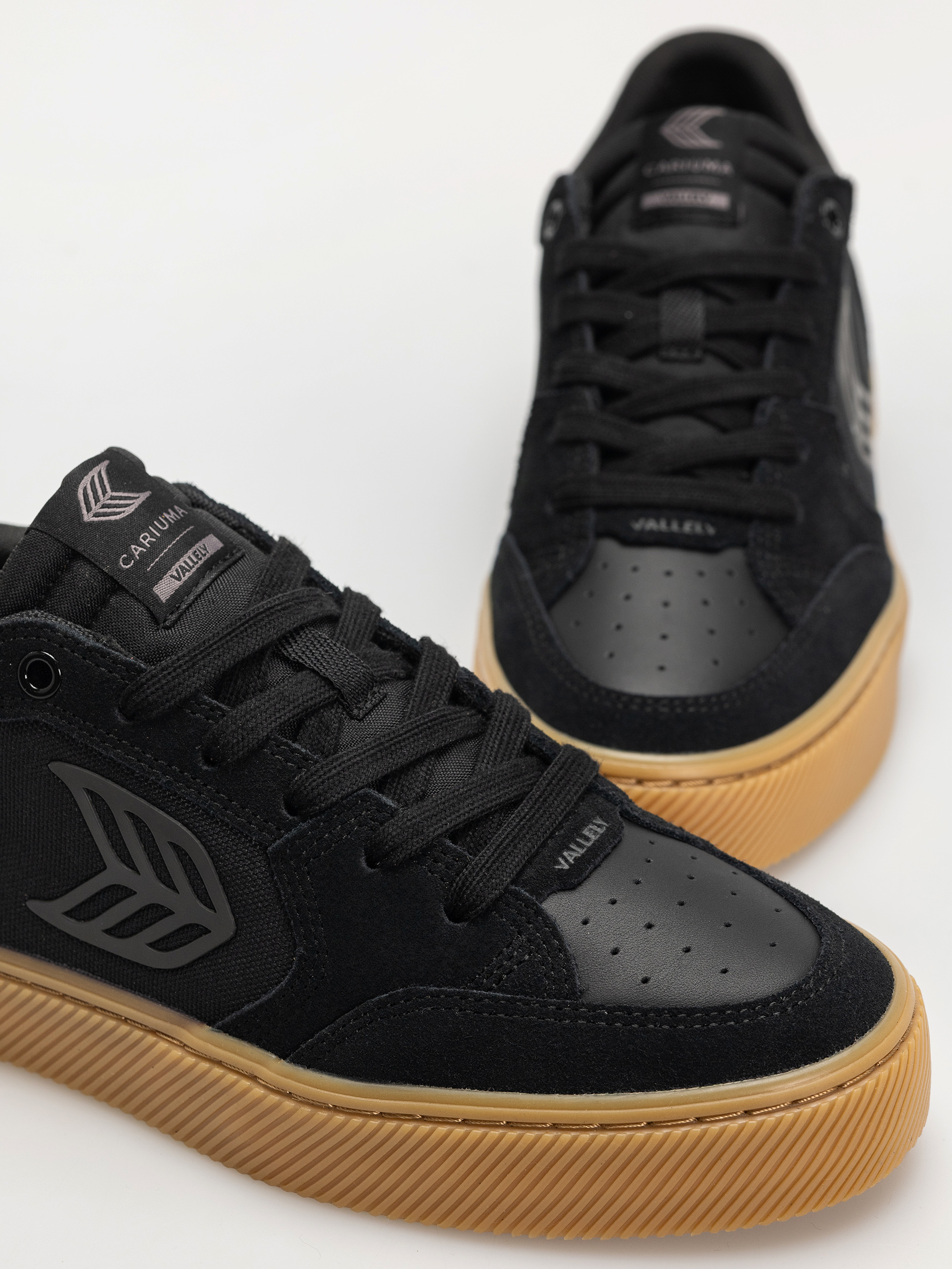Boty Cariuma Vallely Pro (gum black suede and cordura ash grey logo)