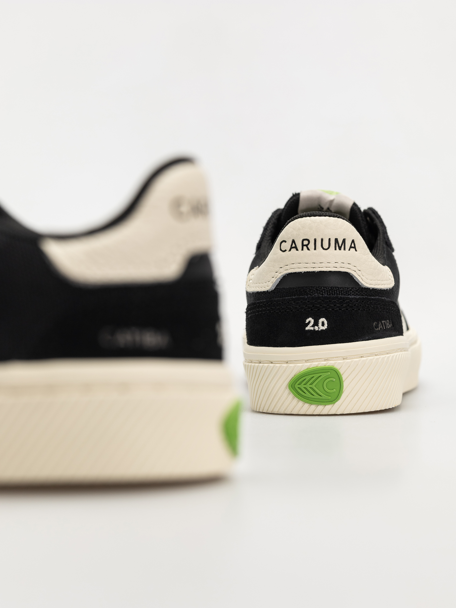 Boty Cariuma Catiba Pro 2.0 Wmn (black suede and cordura ivory logo)