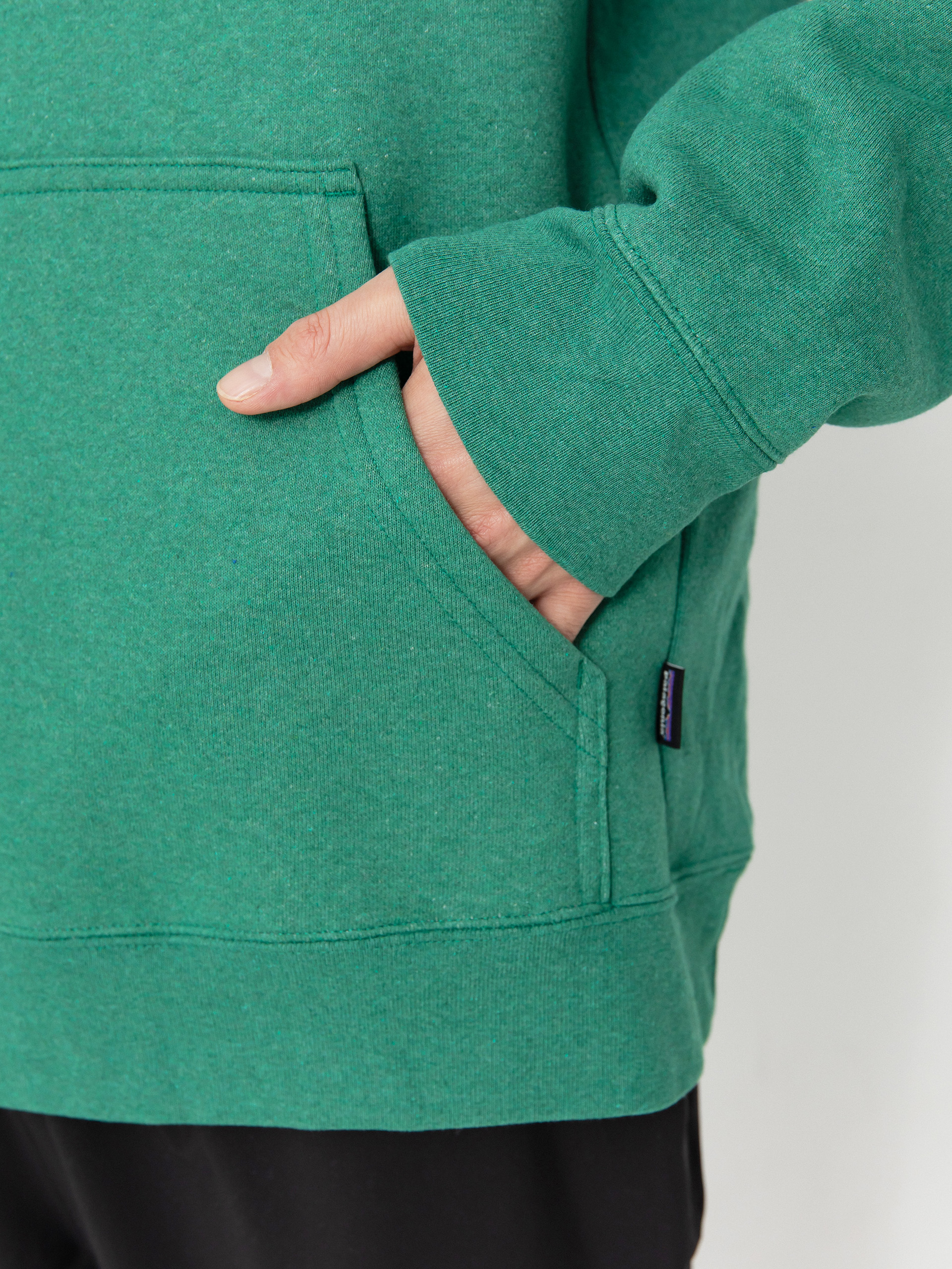 Mikina s kapucí Patagonia P 6 Logo Uprisal HD (p-6 outline/heartleaf green)