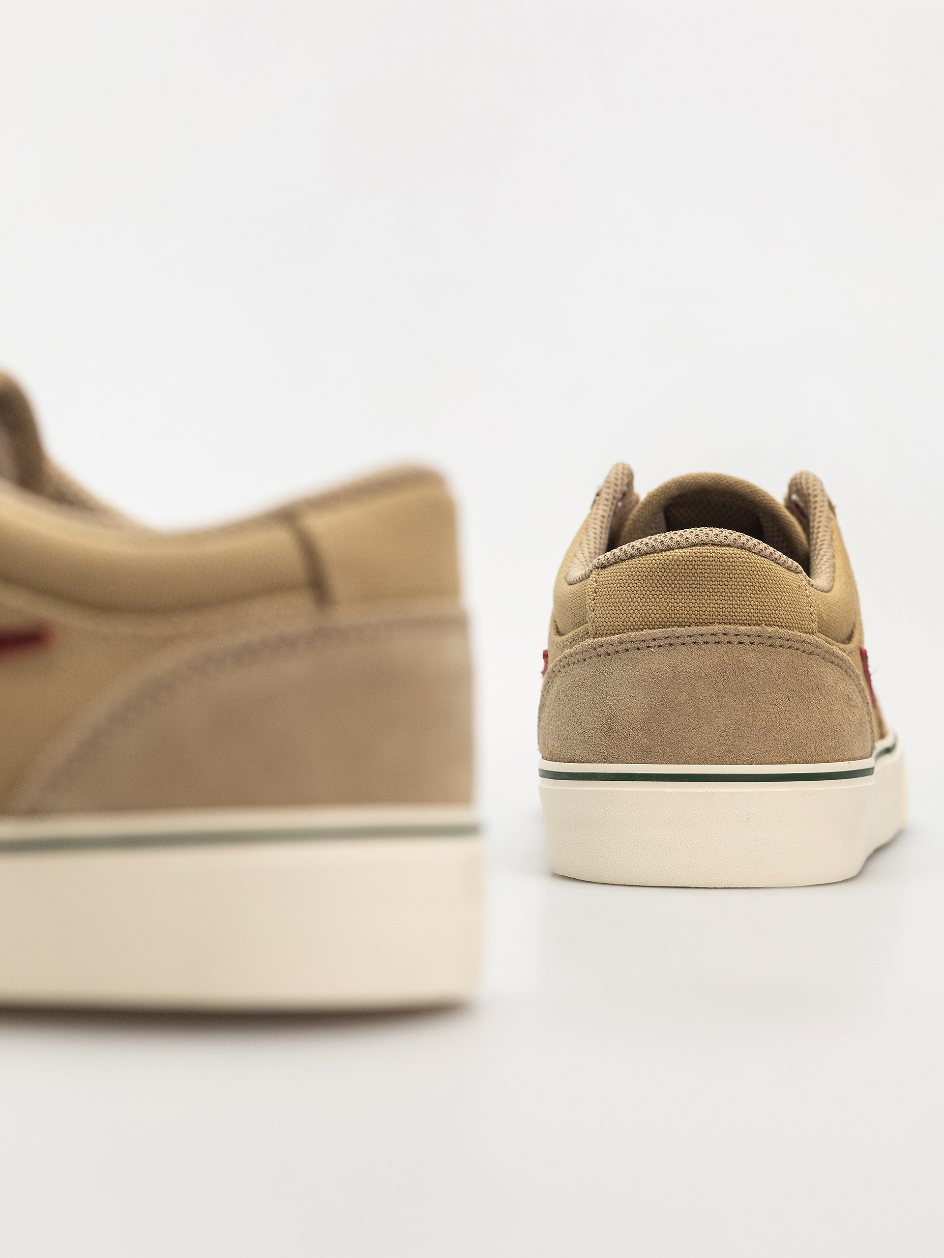 Boty Nike SB Chron 2 (parachute beige/dark team red)