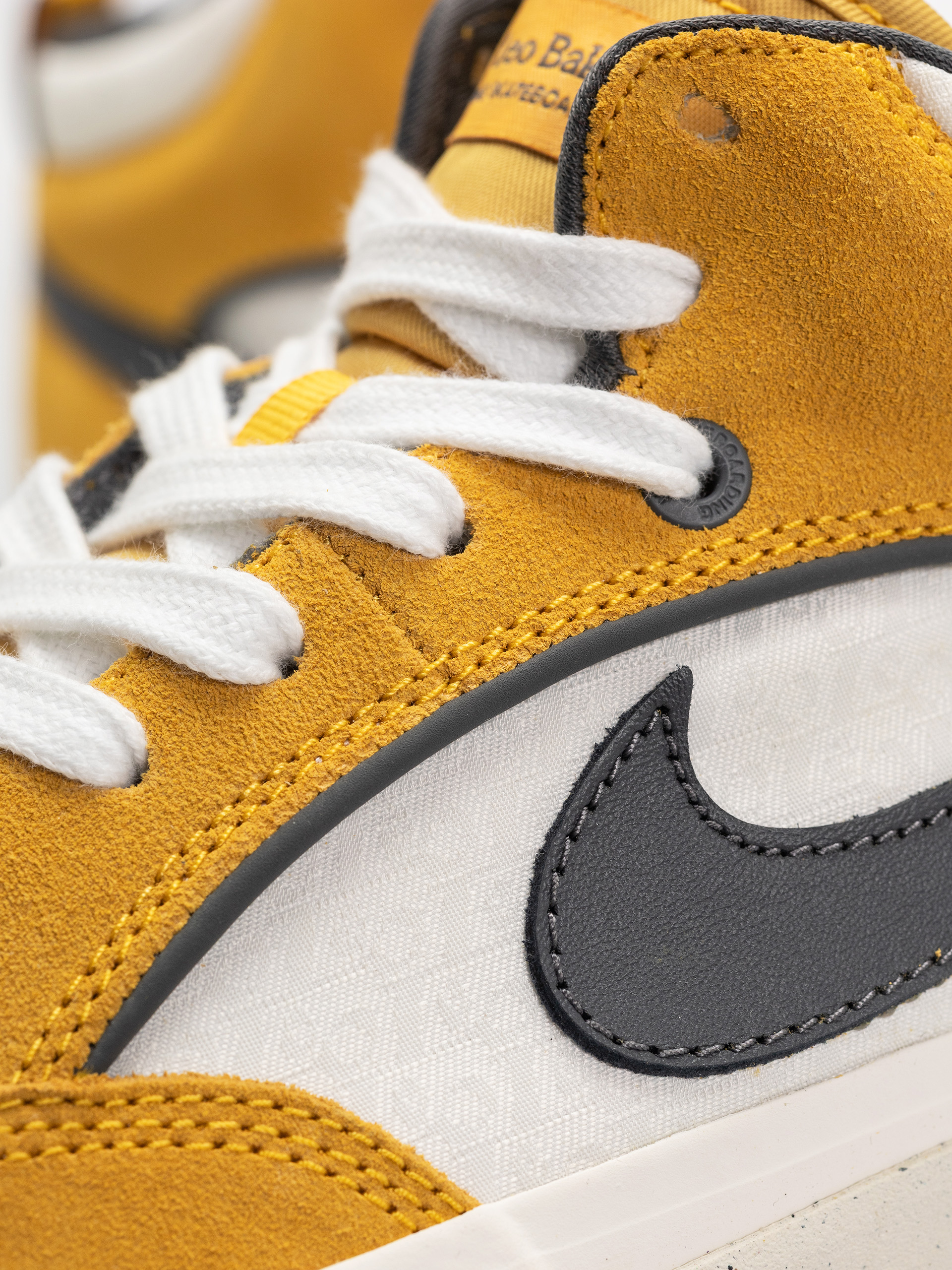 Boty Nike SB React Leo (university gold/dark grey)