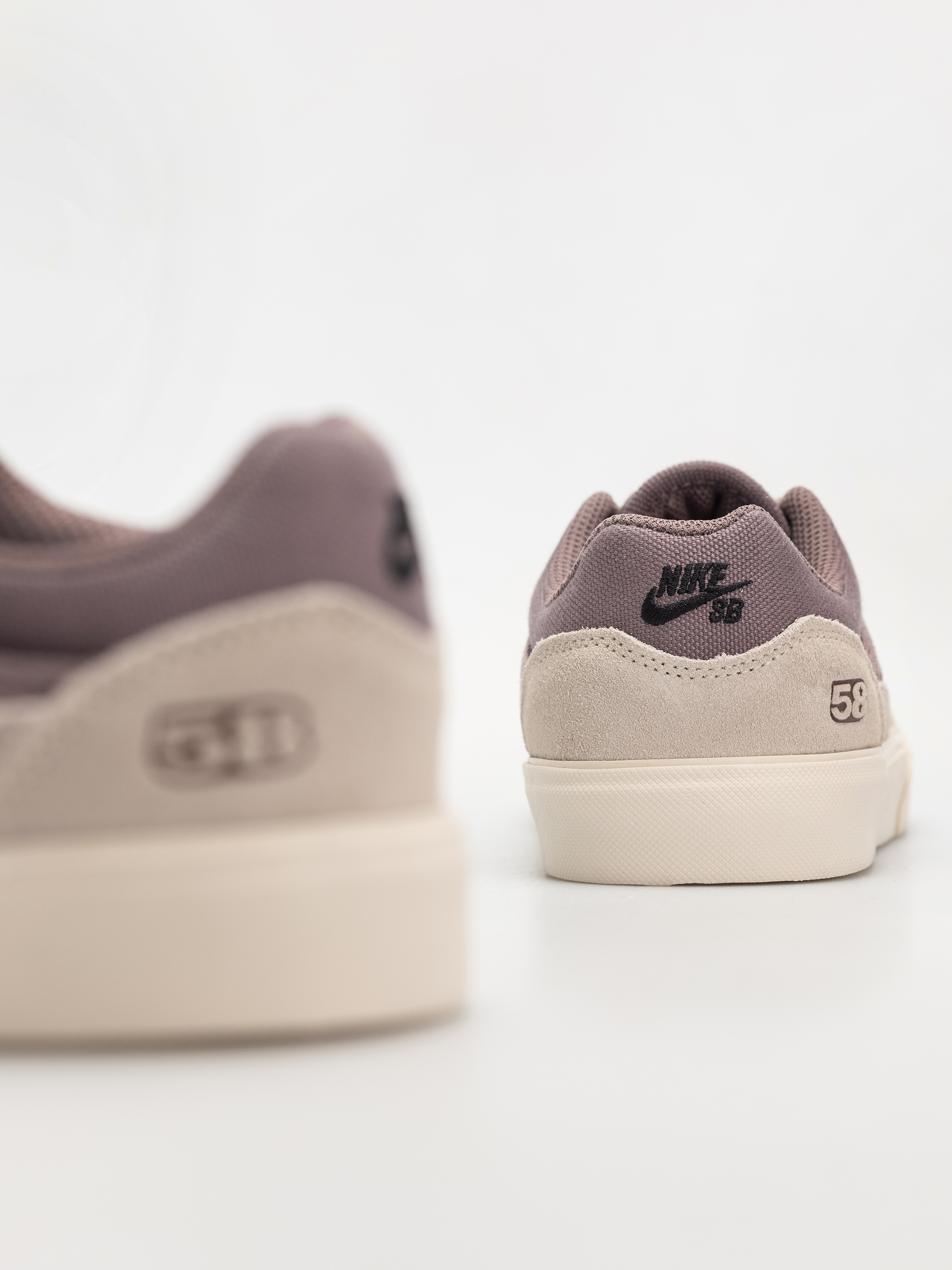 Boty Nike SB Malor TE (taupe grey/black lt orewood brn cinnamon)