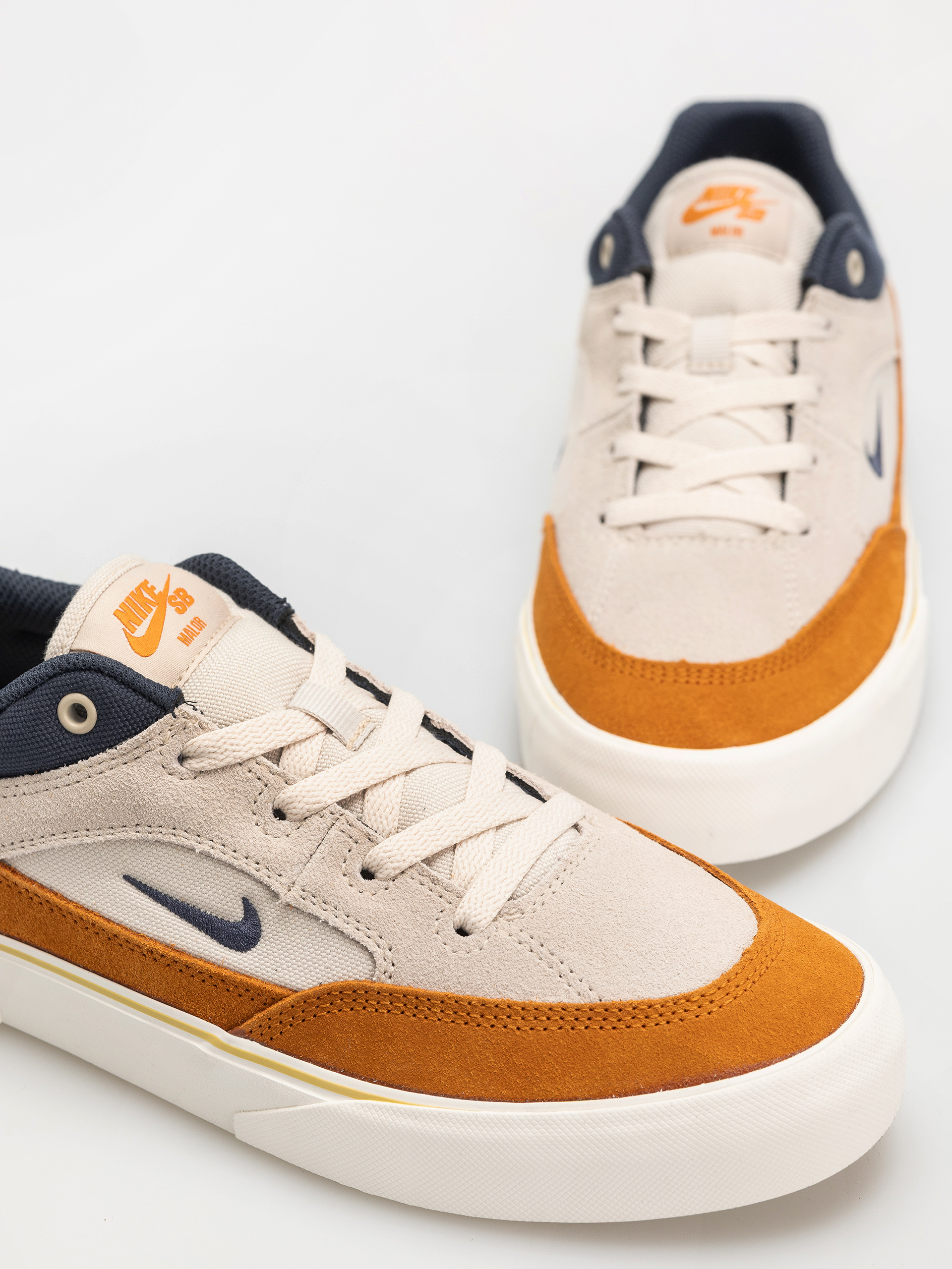Boty Nike SB Malor (lt orewood brn/thunder blue monarch sail)