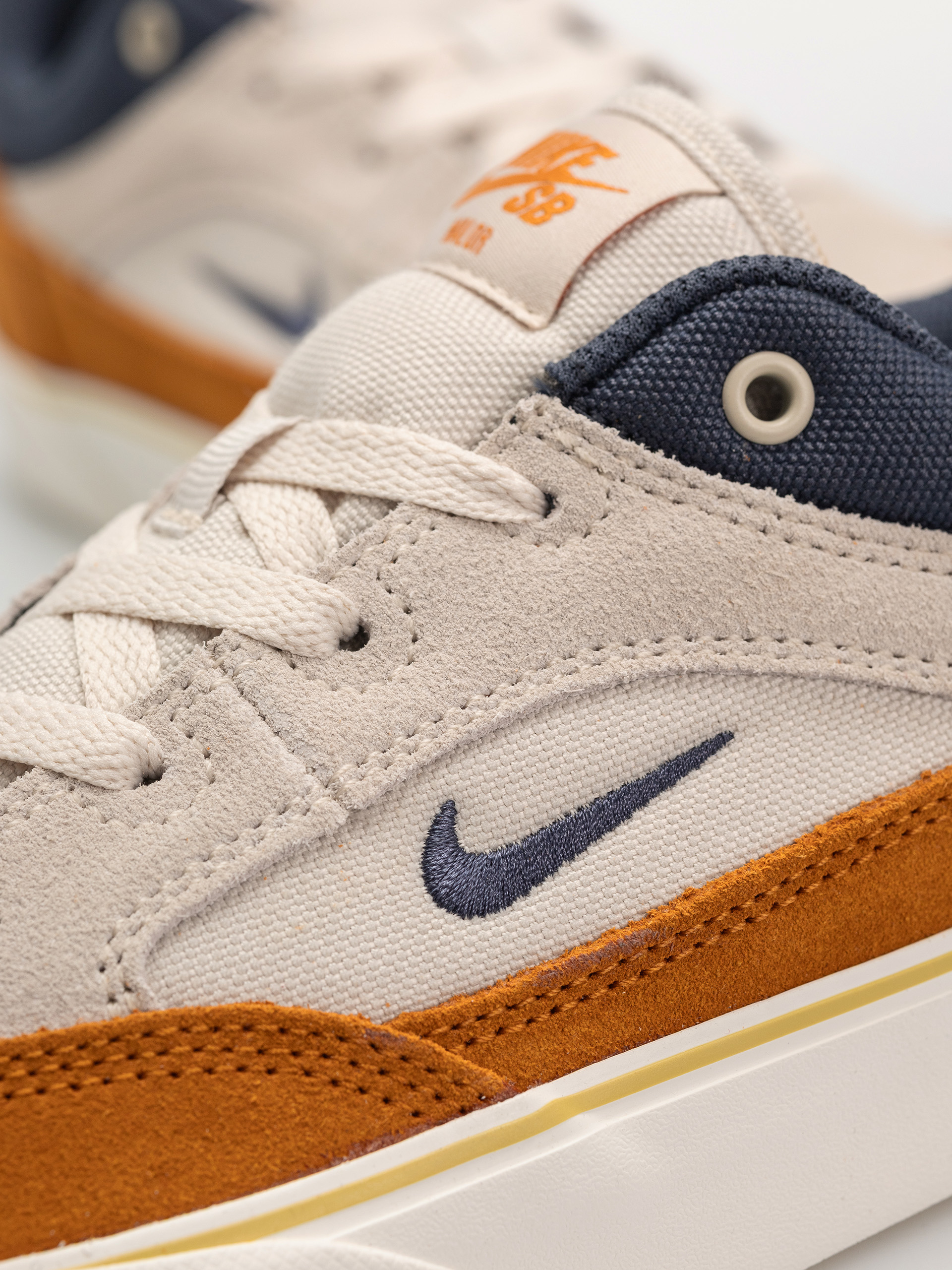 Boty Nike SB Malor (lt orewood brn/thunder blue monarch sail)