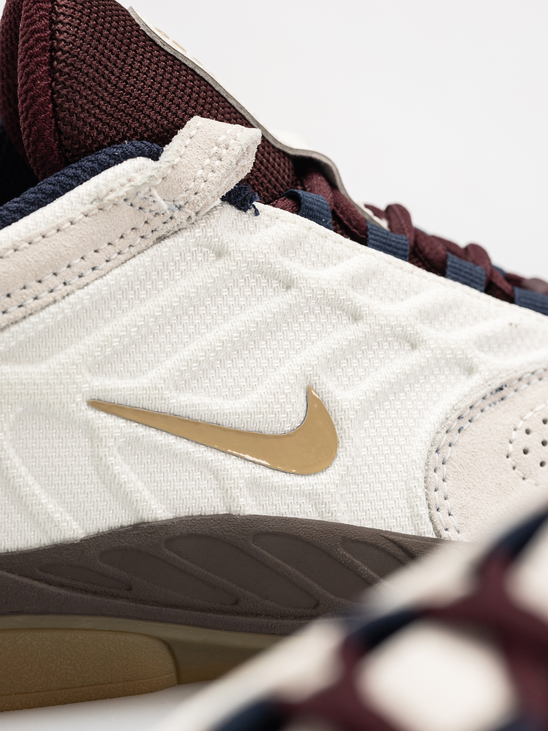 Boty Nike SB Vertebrae (phantom/parachute beige burgundy crush)