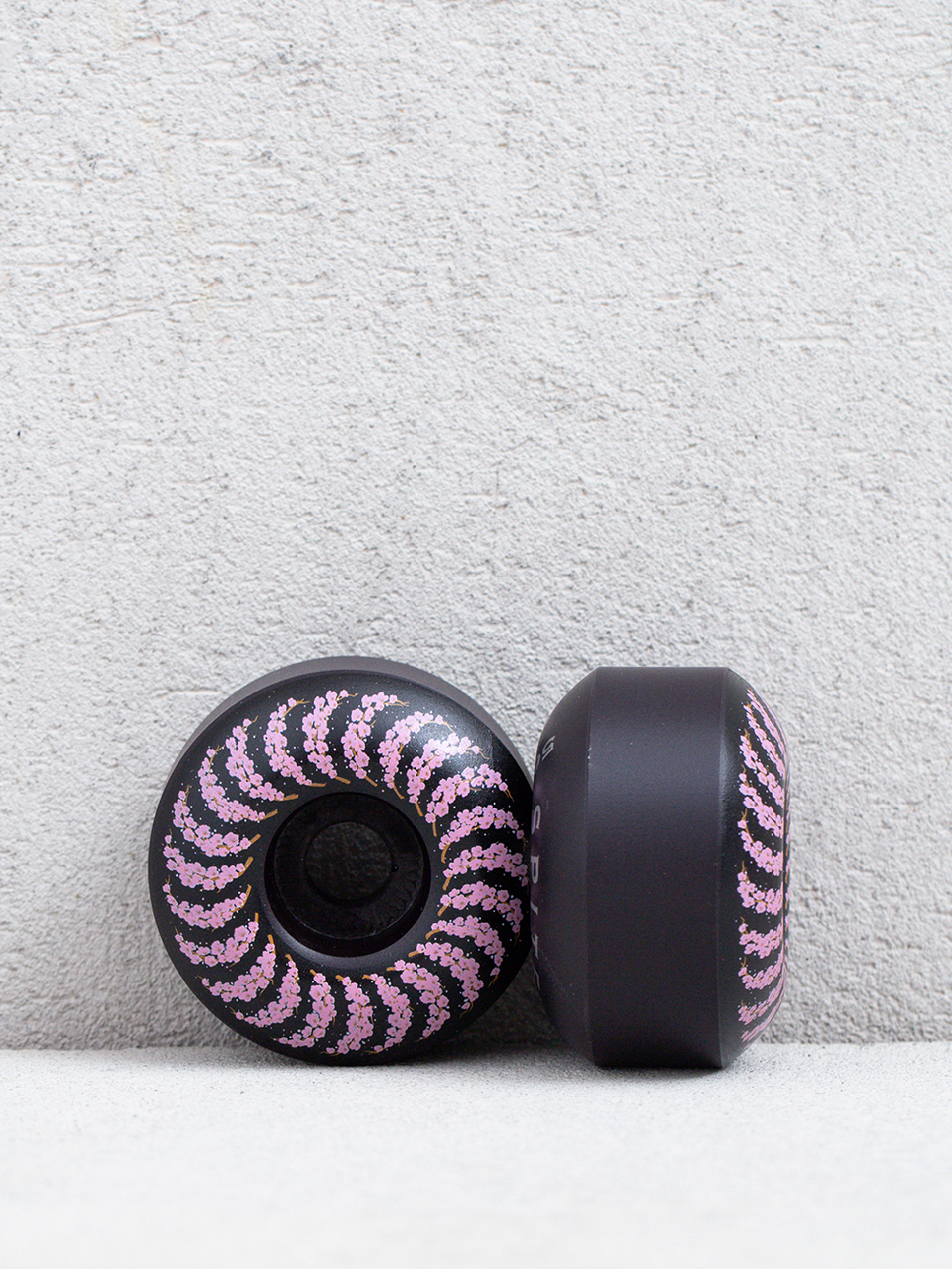 Kolečka Spitfire F4 99D Yuto Cherry Blossom Classics (black)
