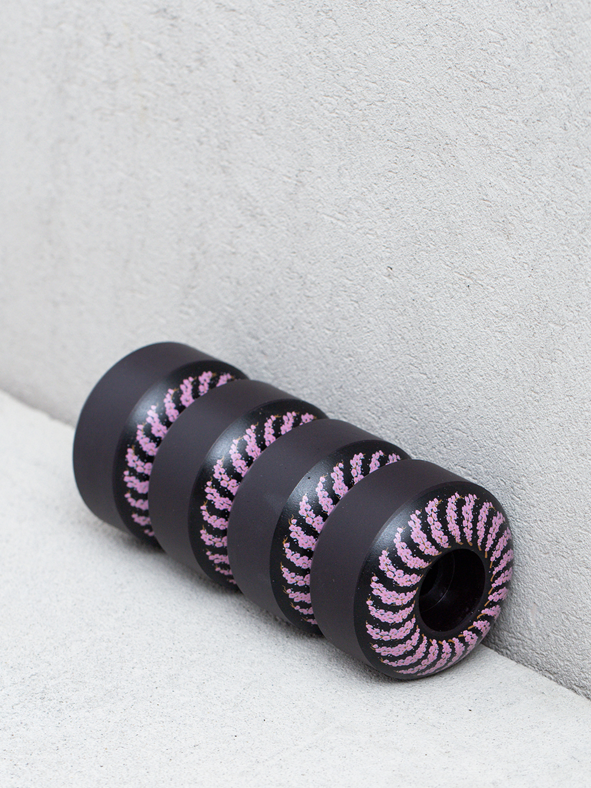 Kolečka Spitfire F4 99D Yuto Cherry Blossom Classics (black)