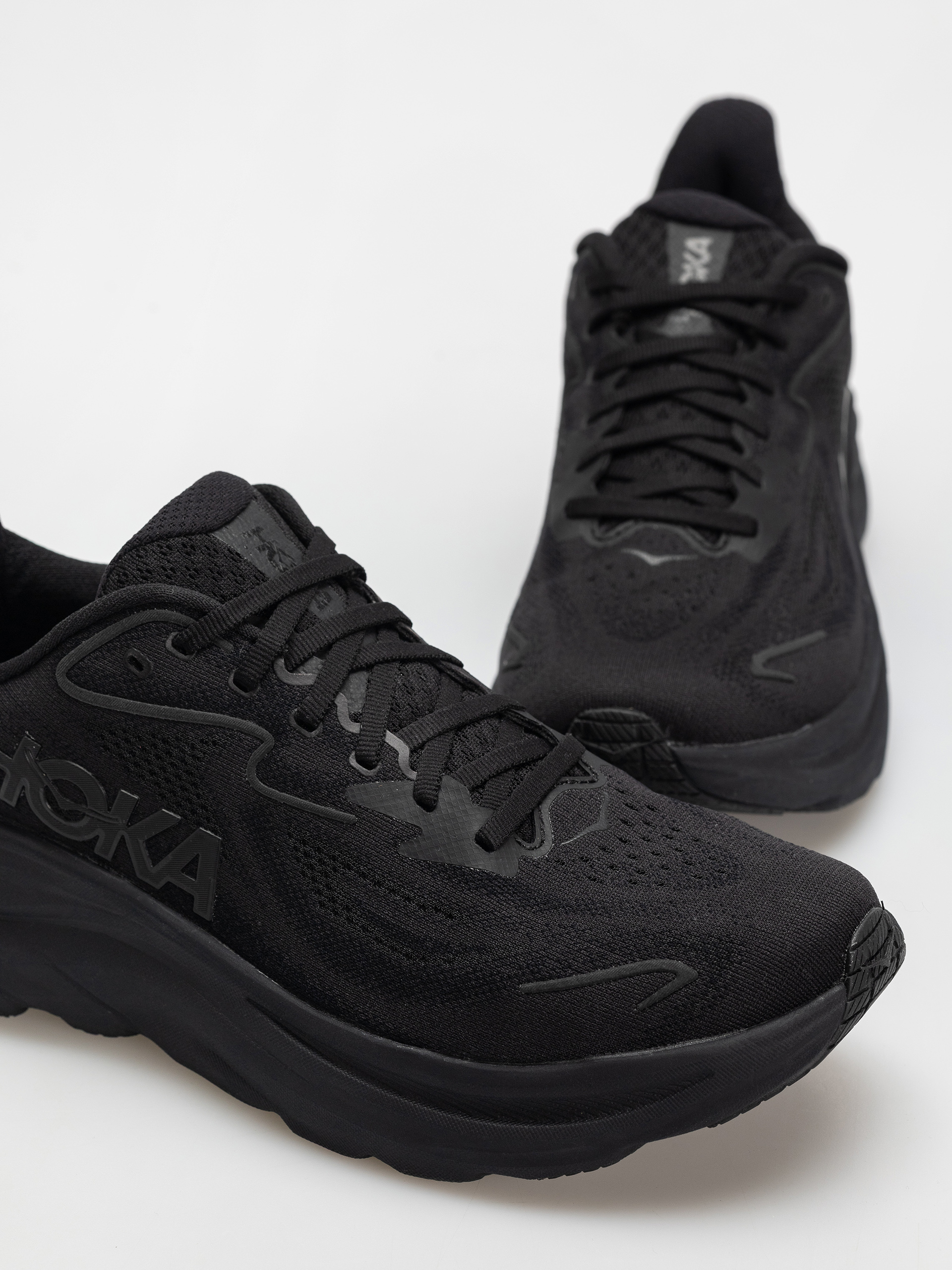 Boty Hoka Clifton 10 (black/black)